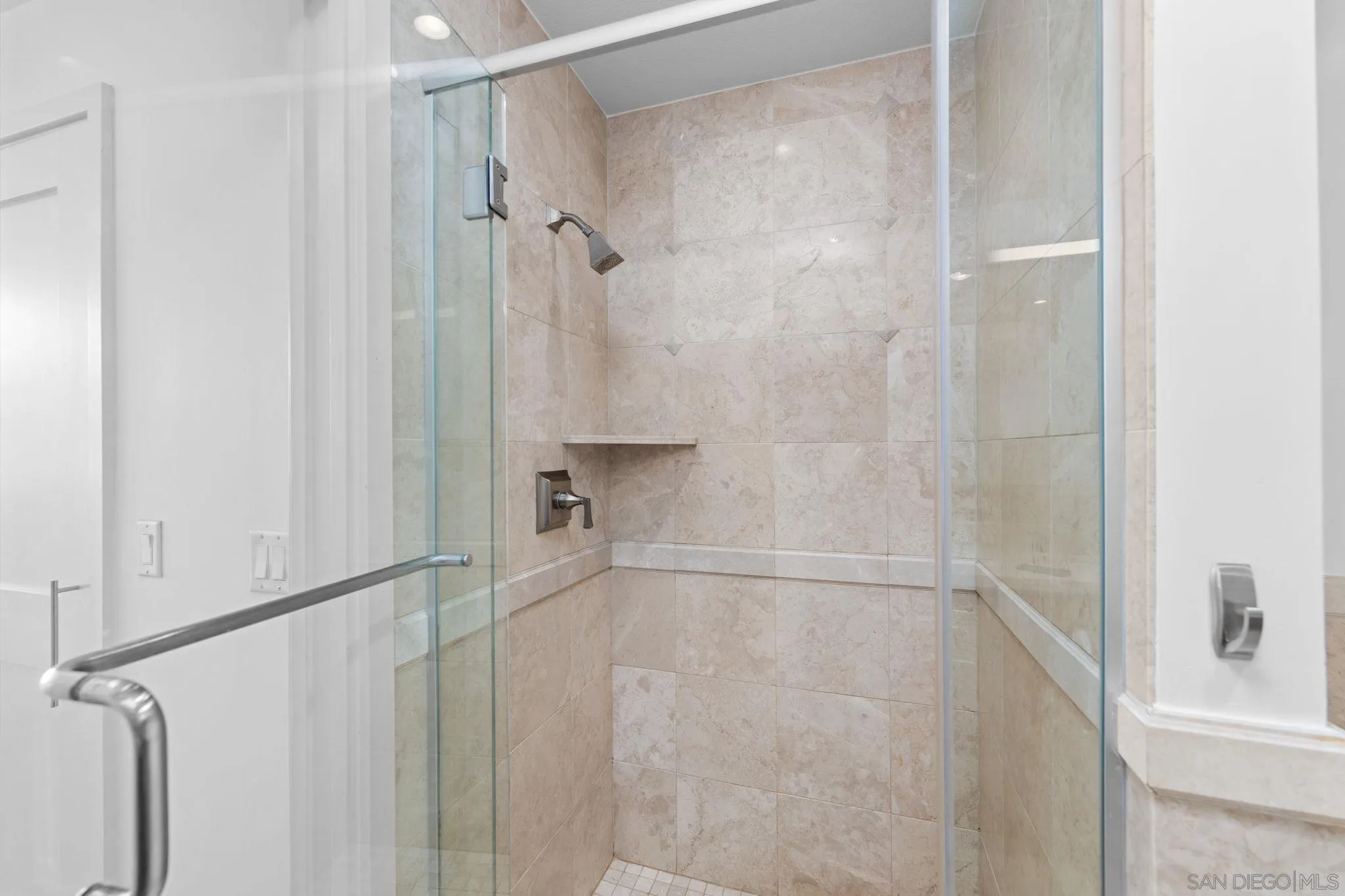 https://cdn.realtyfeed.com/cdn/127/260012905/9eb4109644314f741709553a36211b71.webp