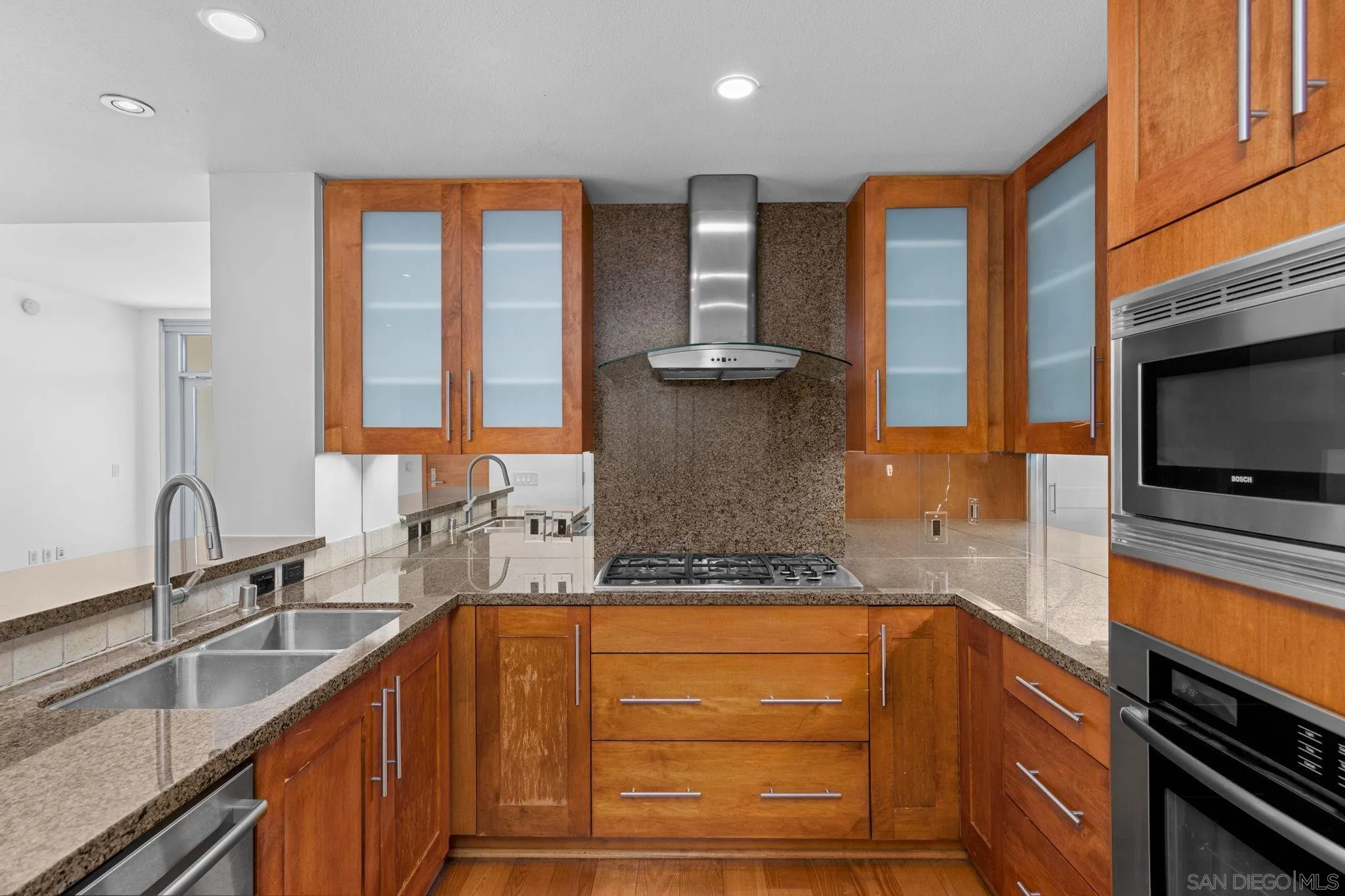 https://cdn.realtyfeed.com/cdn/127/260012905/acf372551b54b362ac87789e35286a40.webp