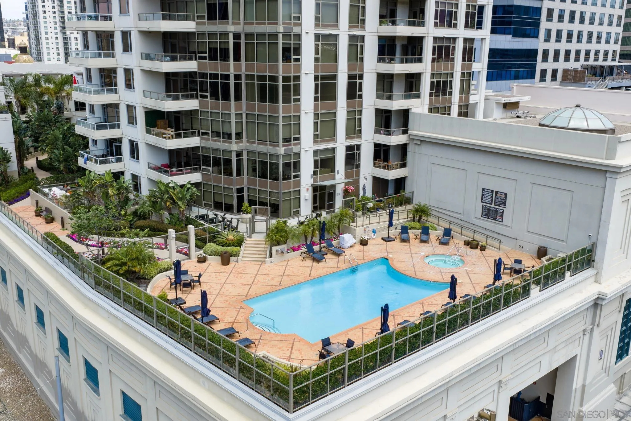 https://cdn.realtyfeed.com/cdn/127/260012905/bffd6cde2d55c8fdd82a3d6ad8e4b492.webp