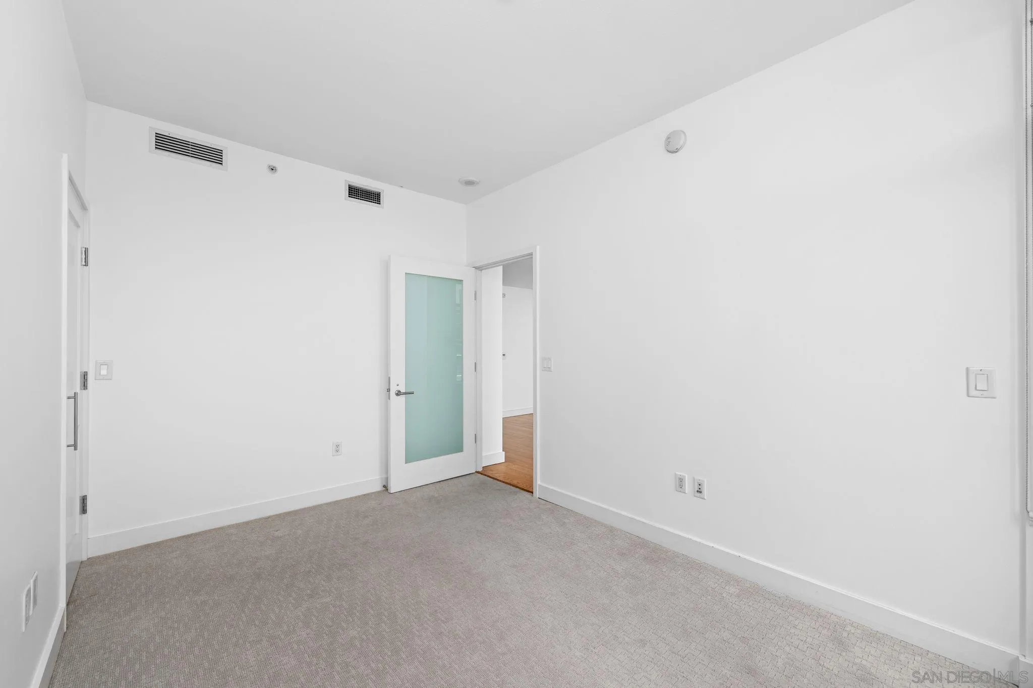 https://cdn.realtyfeed.com/cdn/127/260012905/de17bdb29ed468ceb67de723aa0db4a2.webp