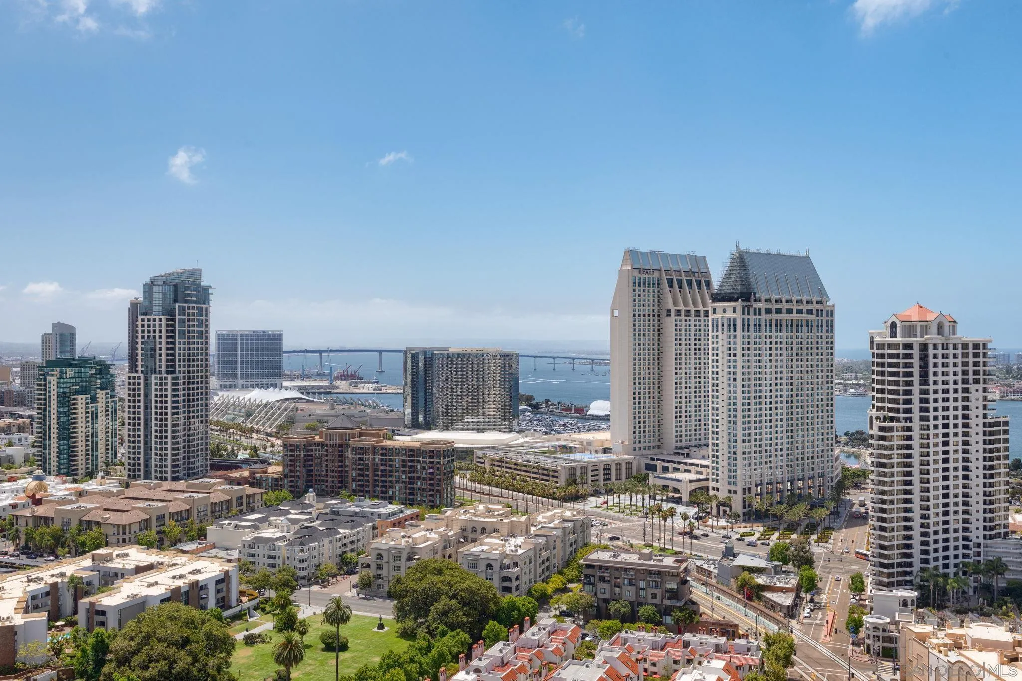 https://cdn.realtyfeed.com/cdn/127/260012905/fb9c7f5dbc57f61c85527c1175d4c458.webp