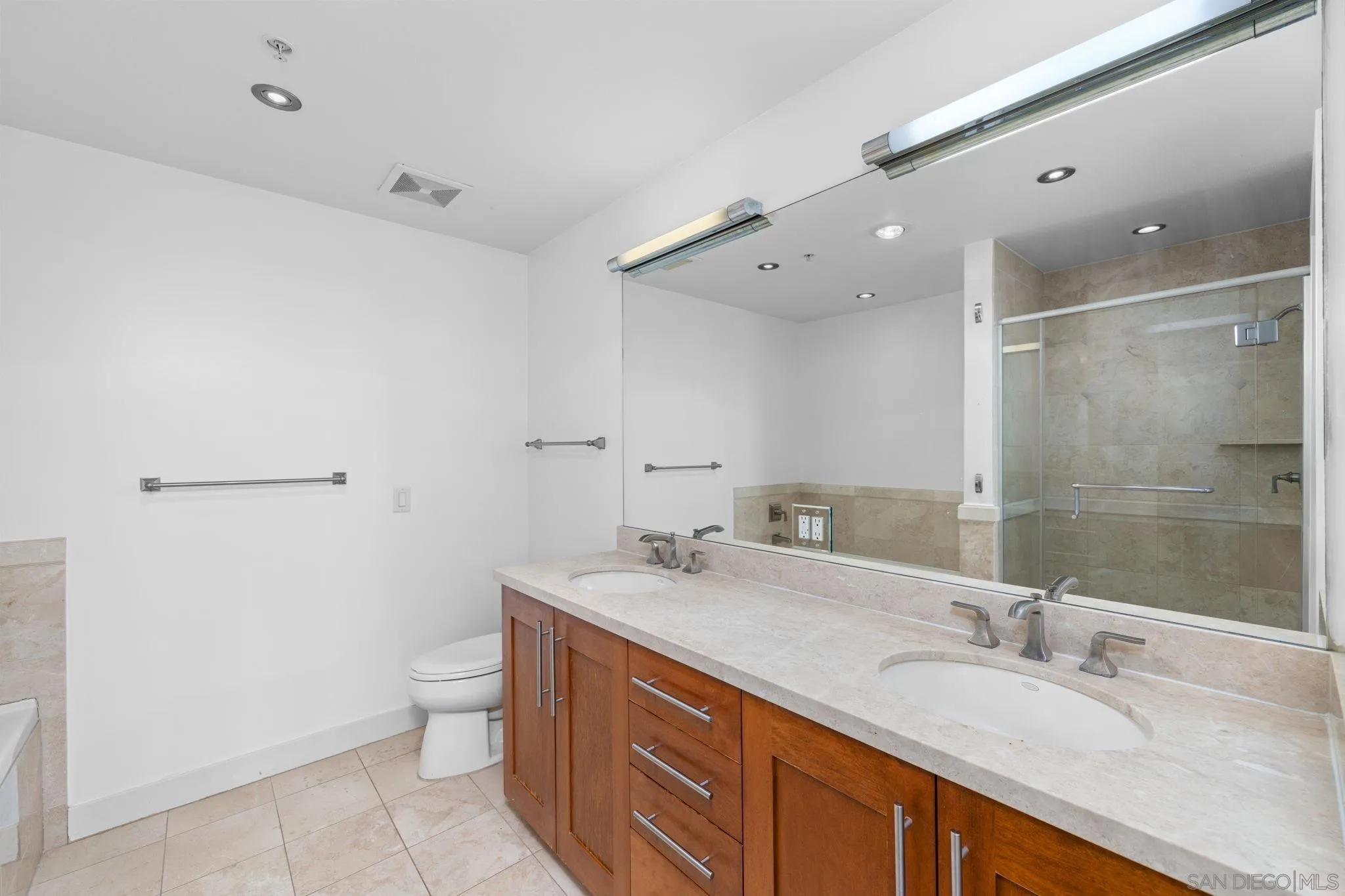 https://cdn.realtyfeed.com/cdn/127/260012905/fc0ff08761ce39c5f98c63e909b99d8c.webp