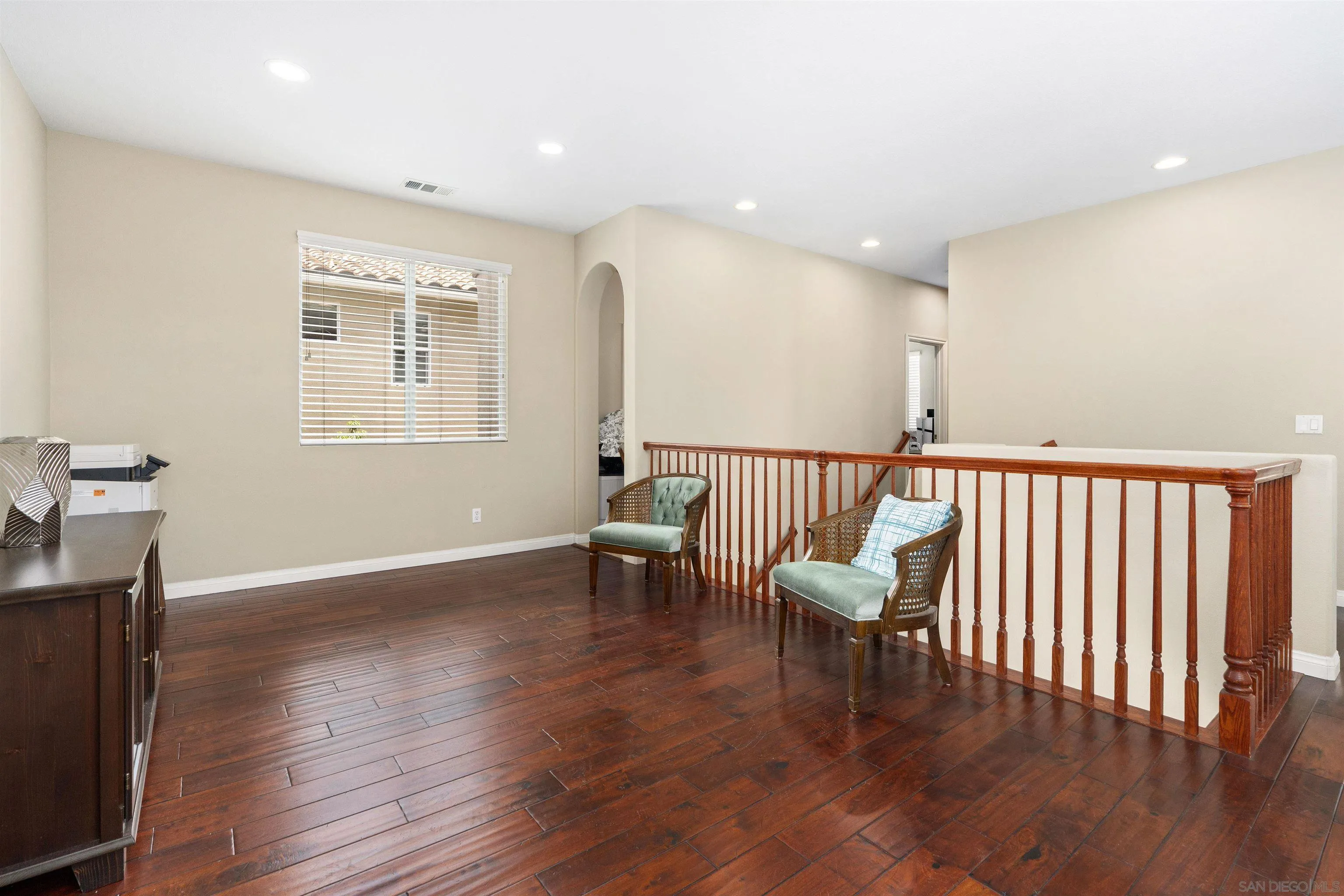 https://cdn.realtyfeed.com/cdn/127/260012908/0d7685d4539a84463792101cfeee699e.webp