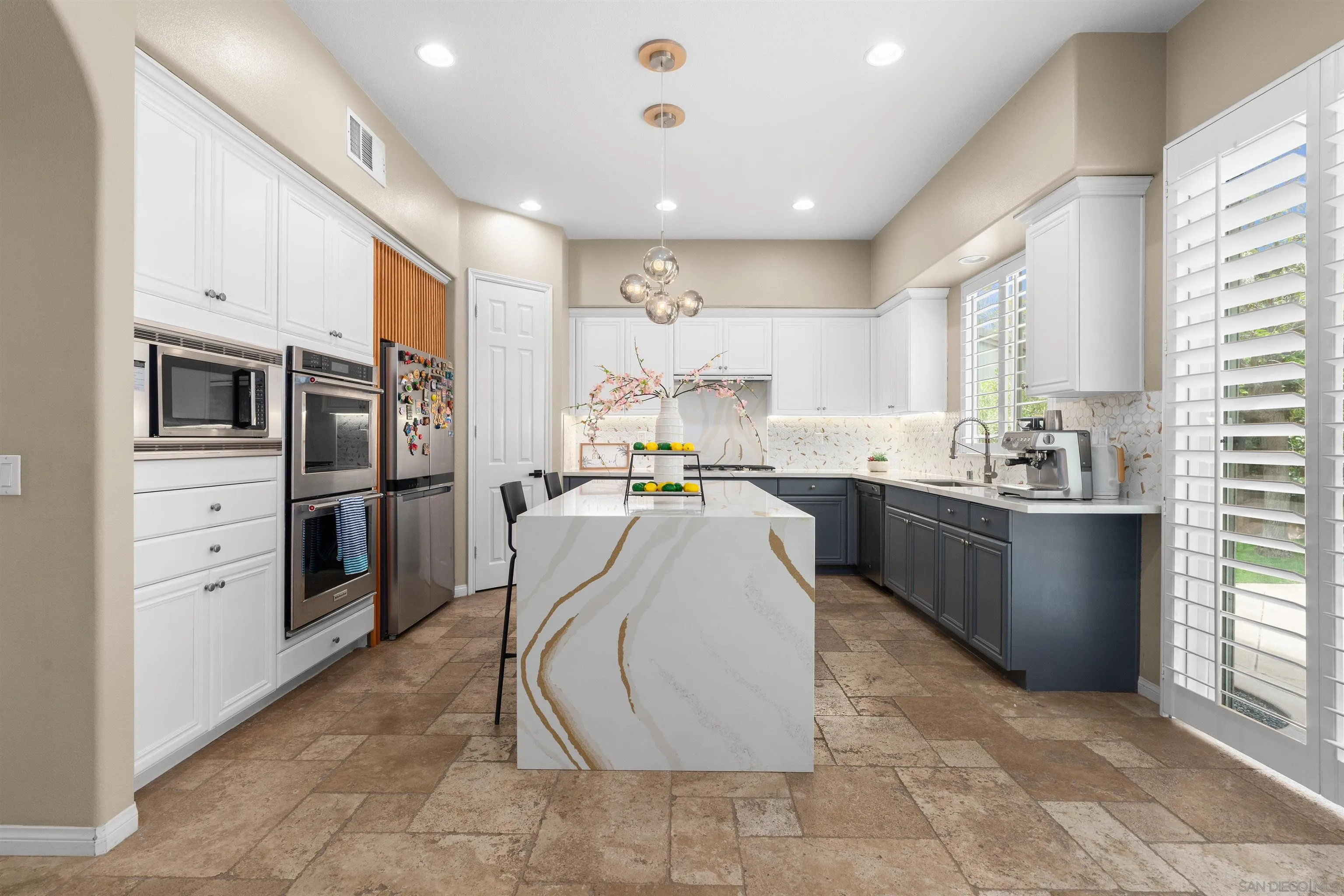 https://cdn.realtyfeed.com/cdn/127/260012908/3d798ce0135ca6eb73e36b3c850f3b78.webp