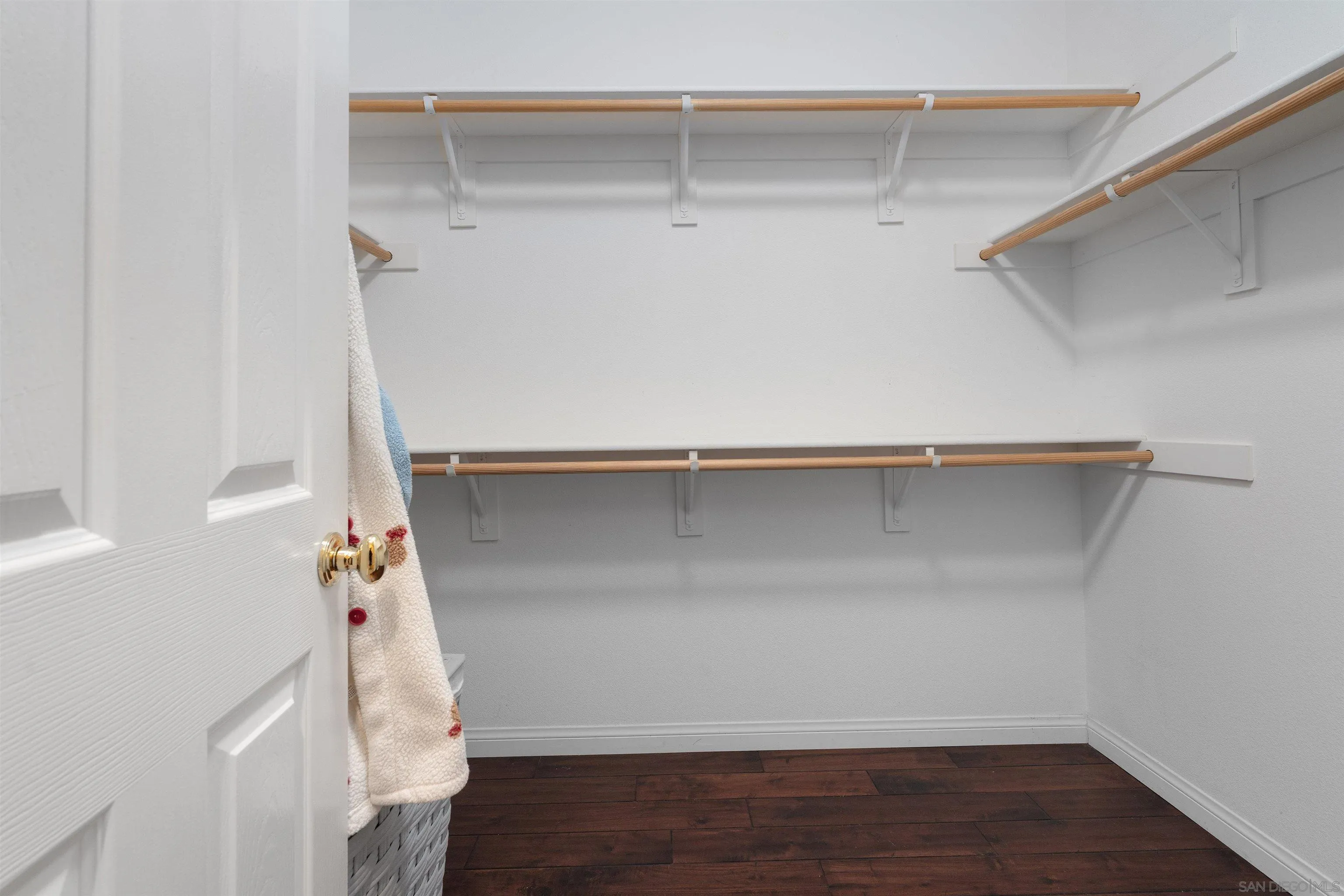 https://cdn.realtyfeed.com/cdn/127/260012908/5bbd82ade890c38da136f9bacd6cda0a.webp