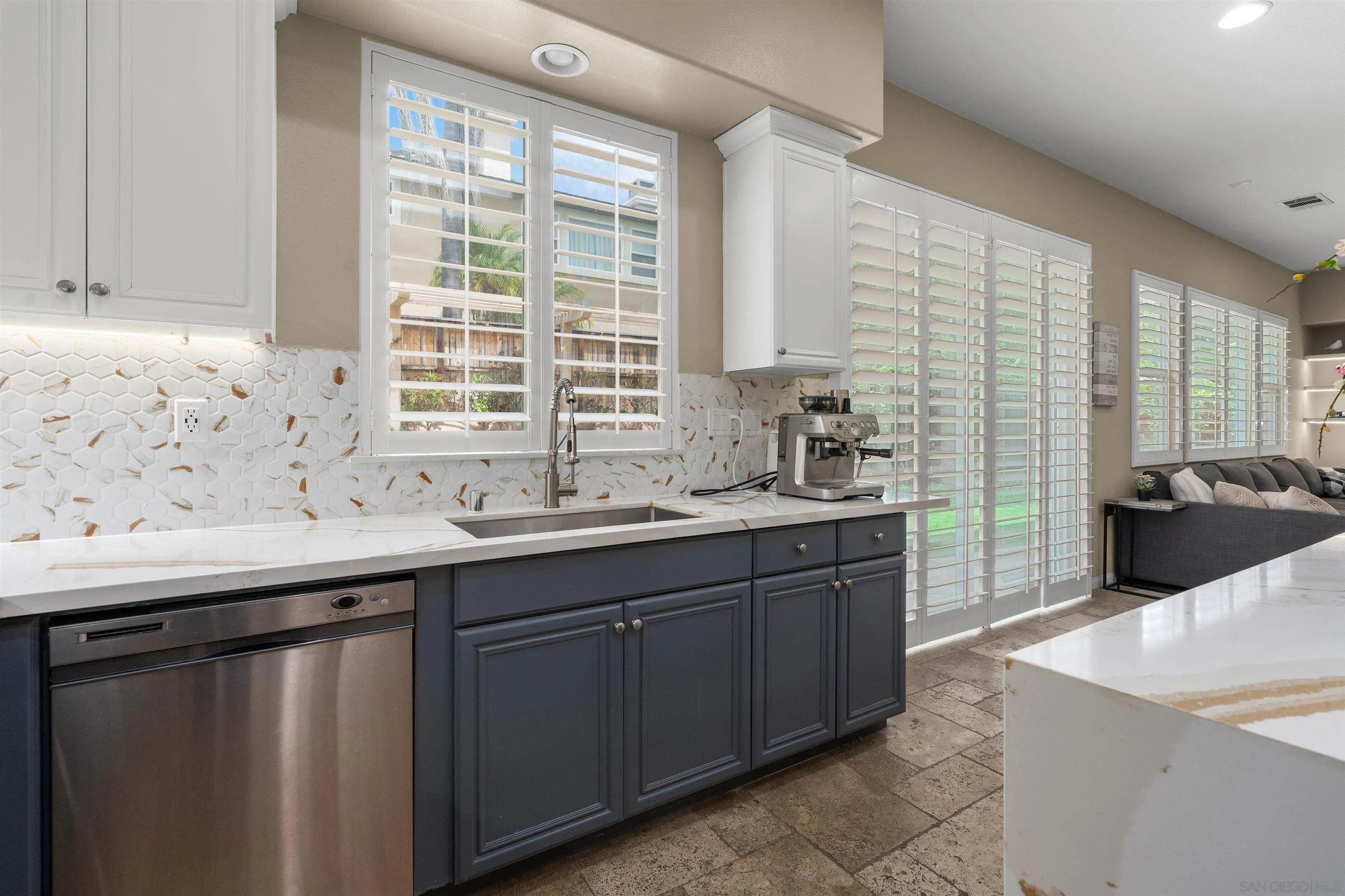 https://cdn.realtyfeed.com/cdn/127/260012908/751aa11c055b305b1b29223c72154541.webp