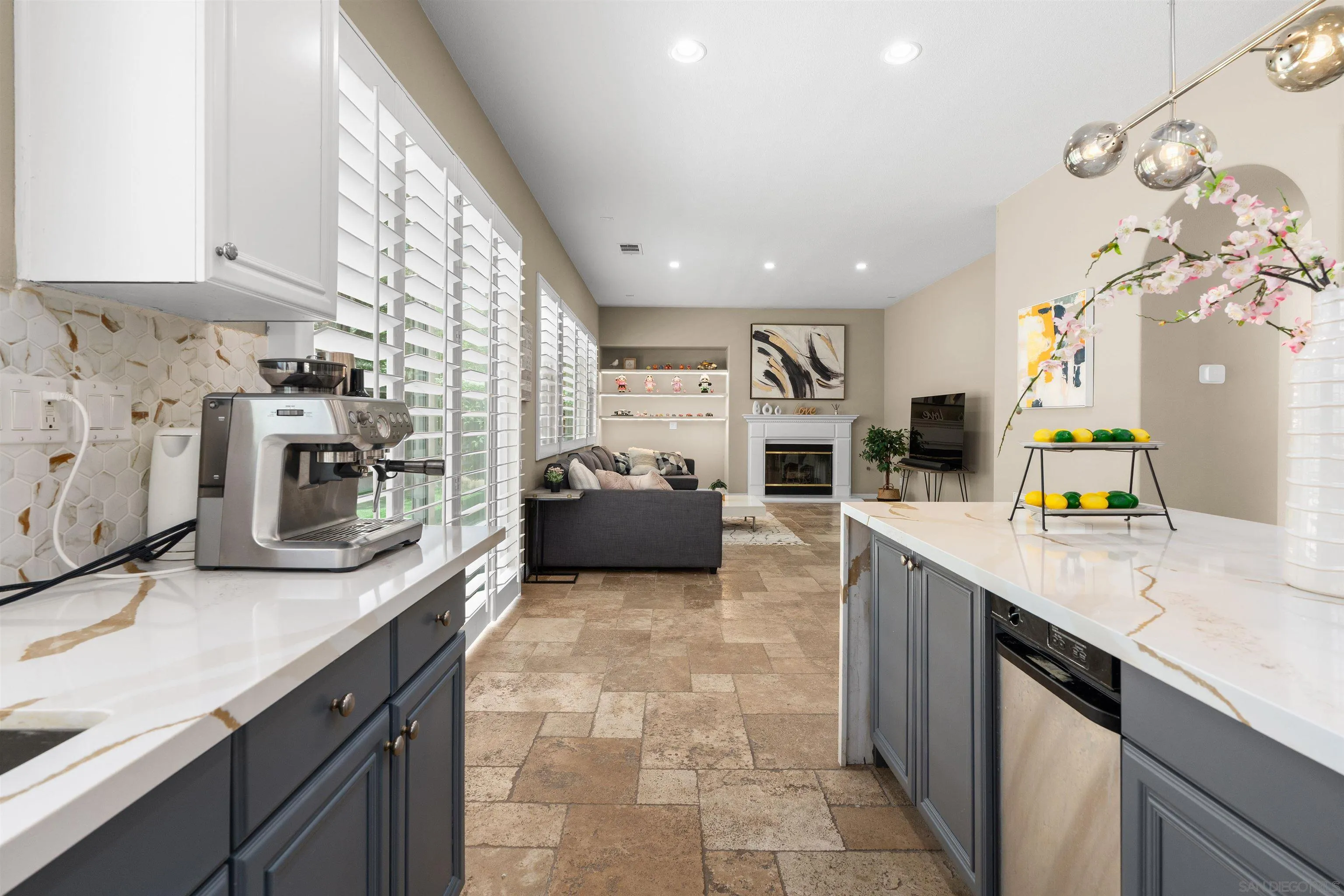 https://cdn.realtyfeed.com/cdn/127/260012908/79db8e8b46fad53db09ade2446f4abca.webp