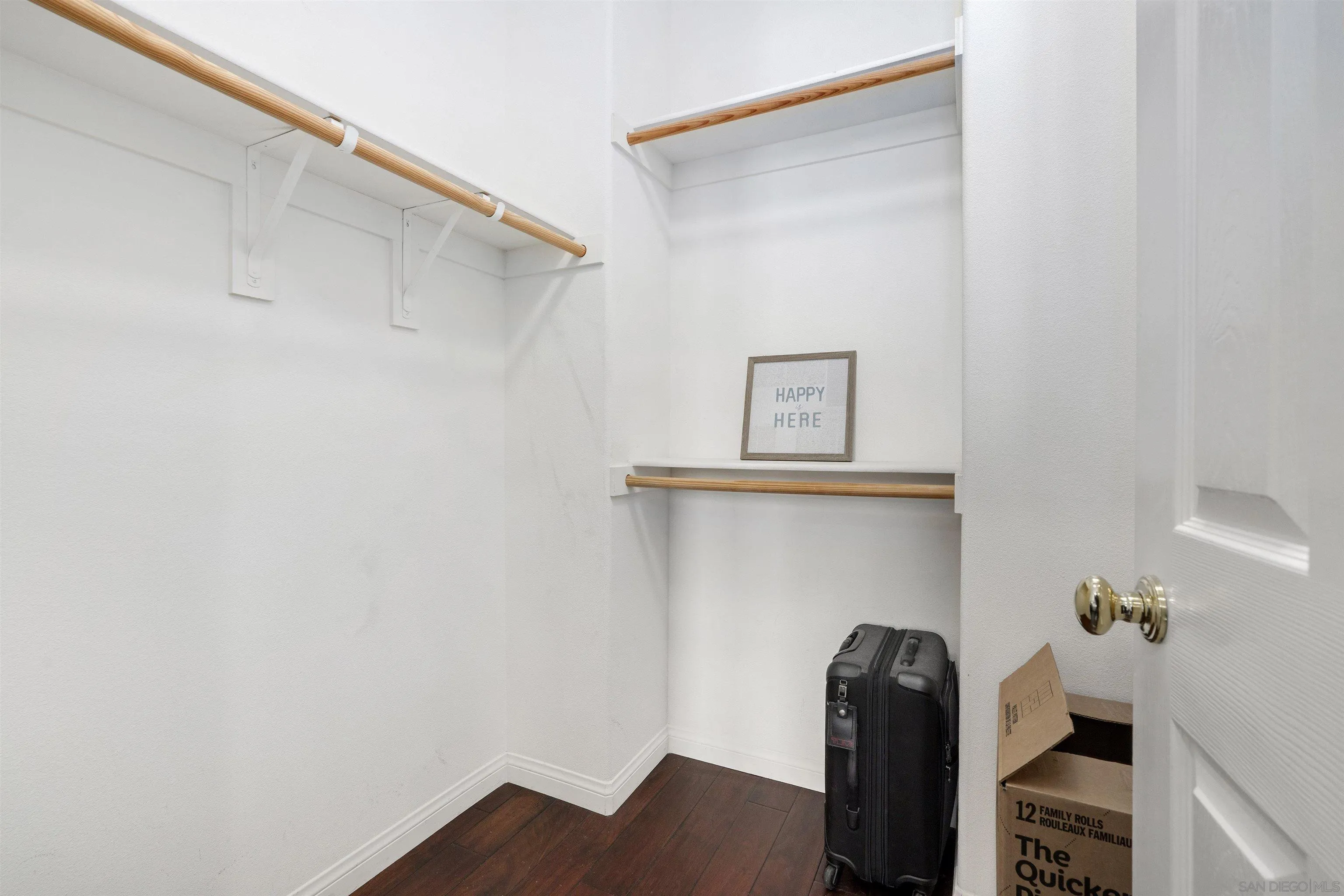 https://cdn.realtyfeed.com/cdn/127/260012908/842b448058e3e802baac611ea7874770.webp