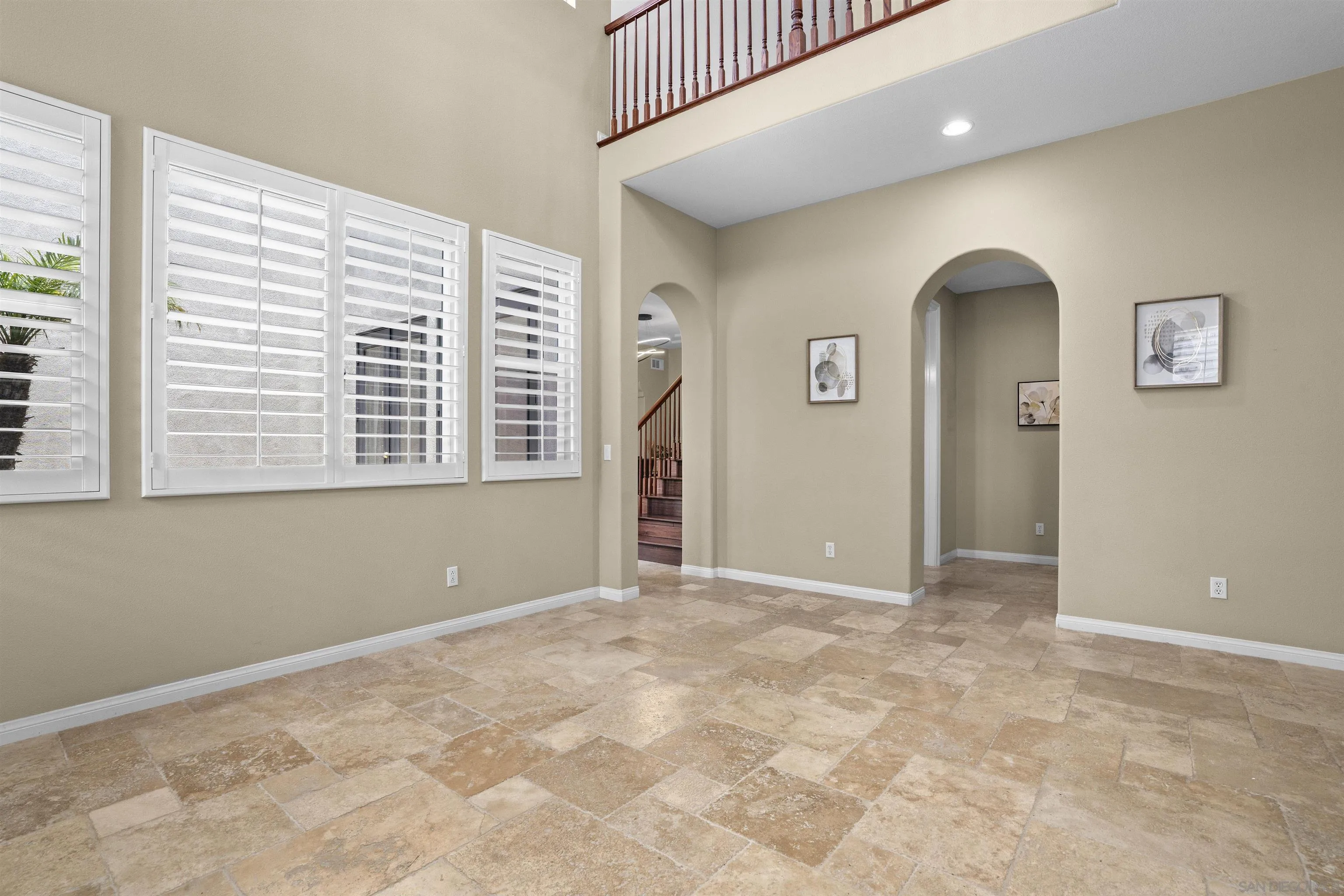 https://cdn.realtyfeed.com/cdn/127/260012908/8d2334107208033039845cc36ecff219.webp