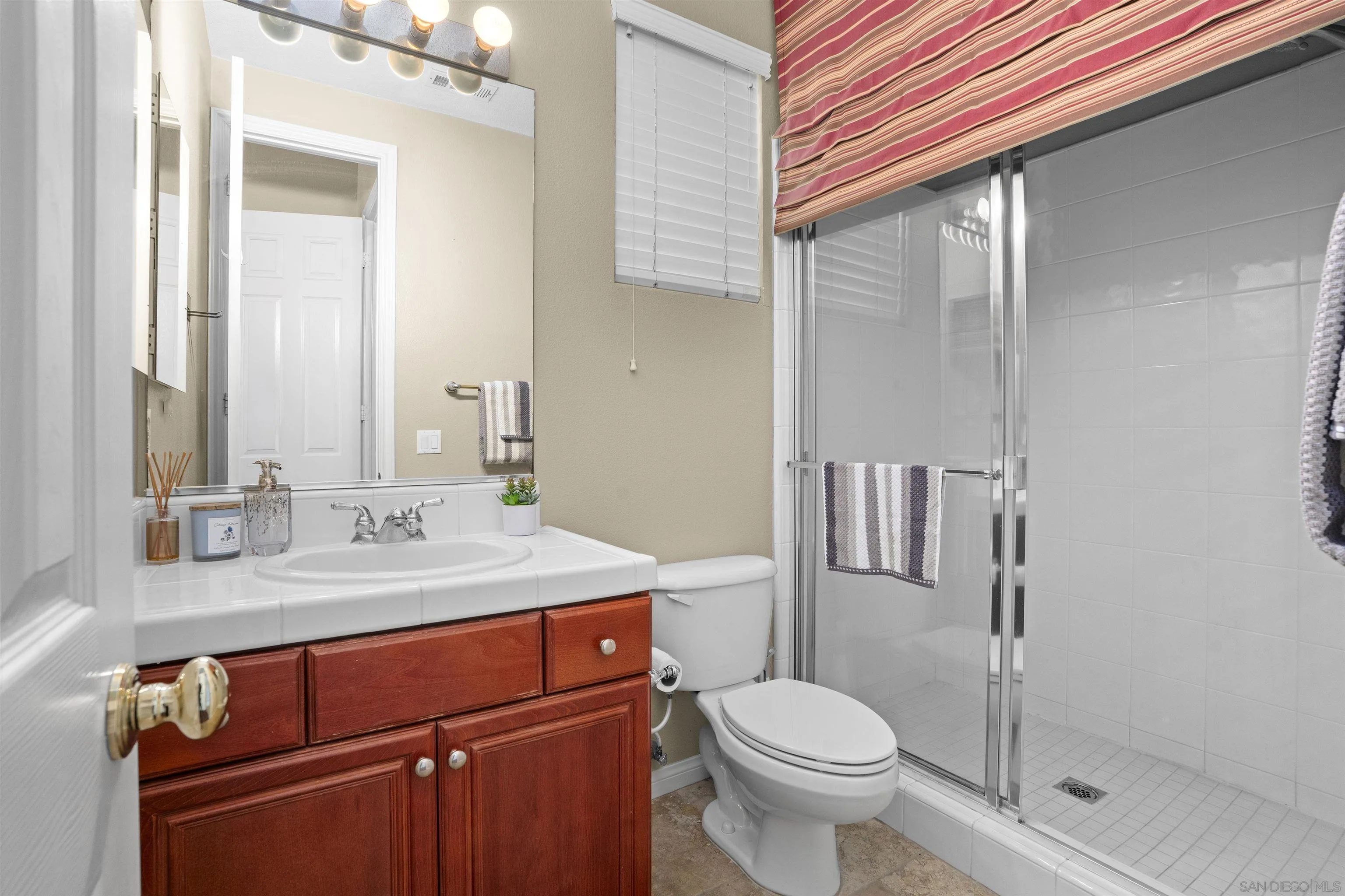 https://cdn.realtyfeed.com/cdn/127/260012908/e1e057f0bf7936e135f1e58dc49a85b7.webp
