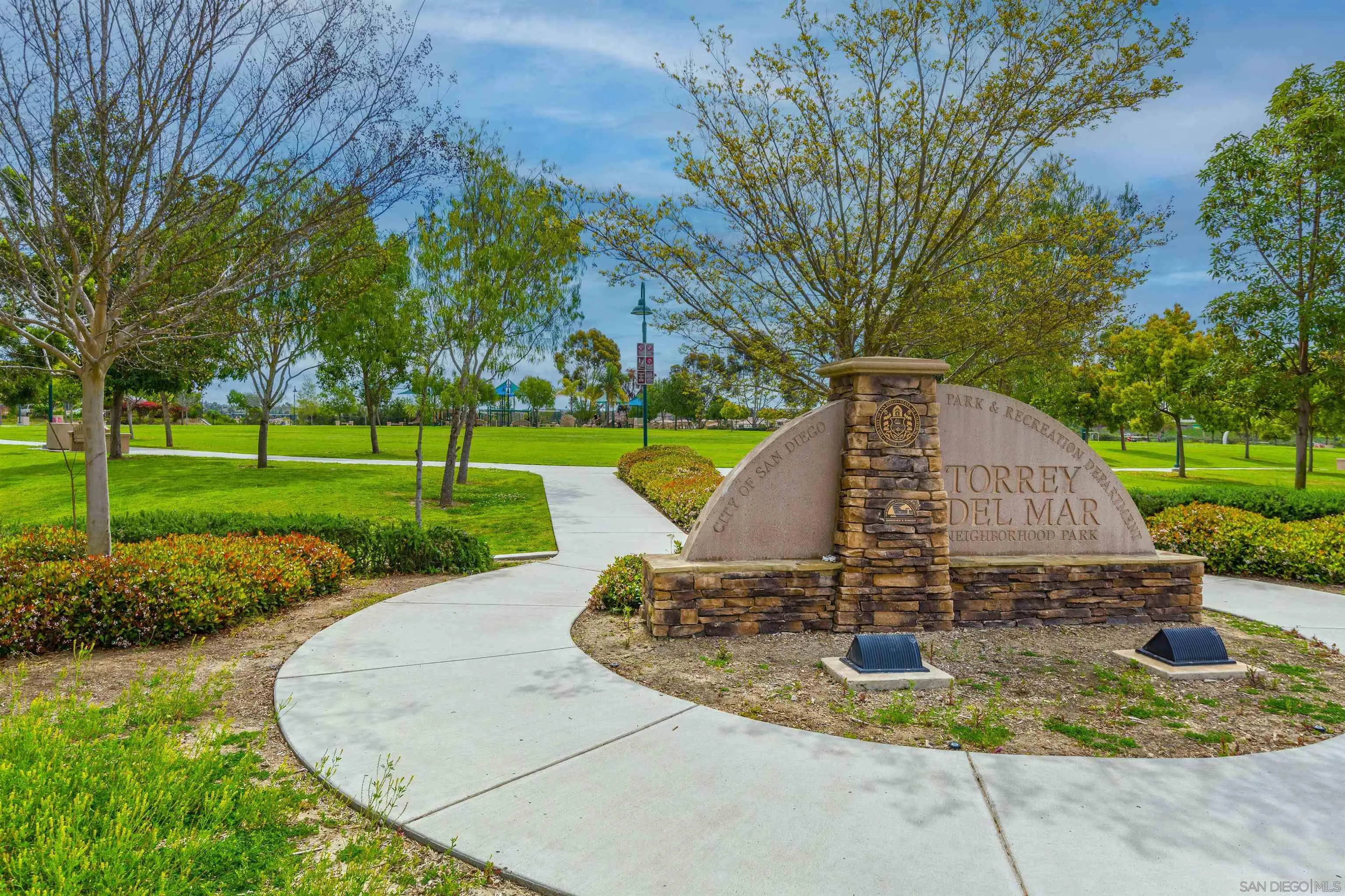 https://cdn.realtyfeed.com/cdn/127/260012908/e59b893d84c04b37ae5c7a187e873176.webp