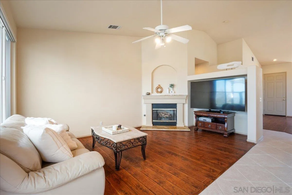 https://cdn.realtyfeed.com/cdn/127/260012911/03660ac0ae81badf7f60ee8466c4afd0.webp