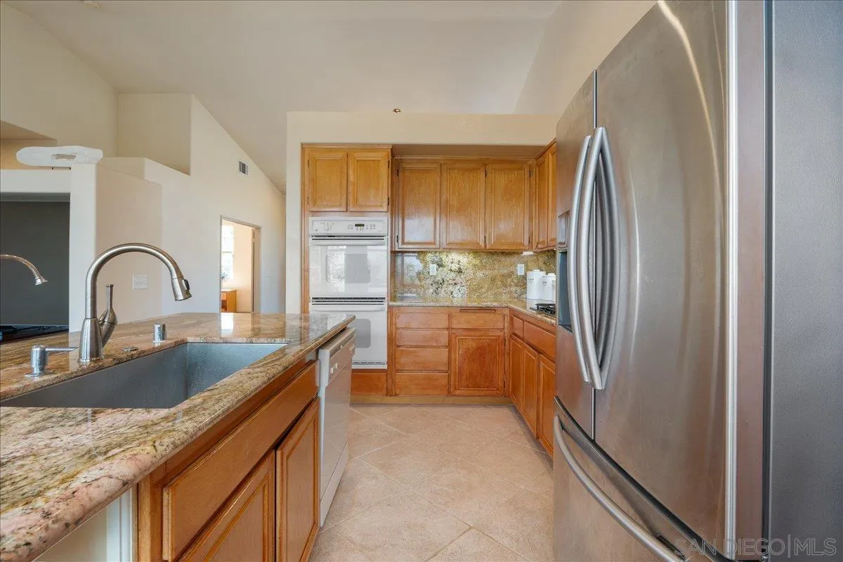 https://cdn.realtyfeed.com/cdn/127/260012911/6e2d6bcc86d71139375f47d39afccd2c.webp