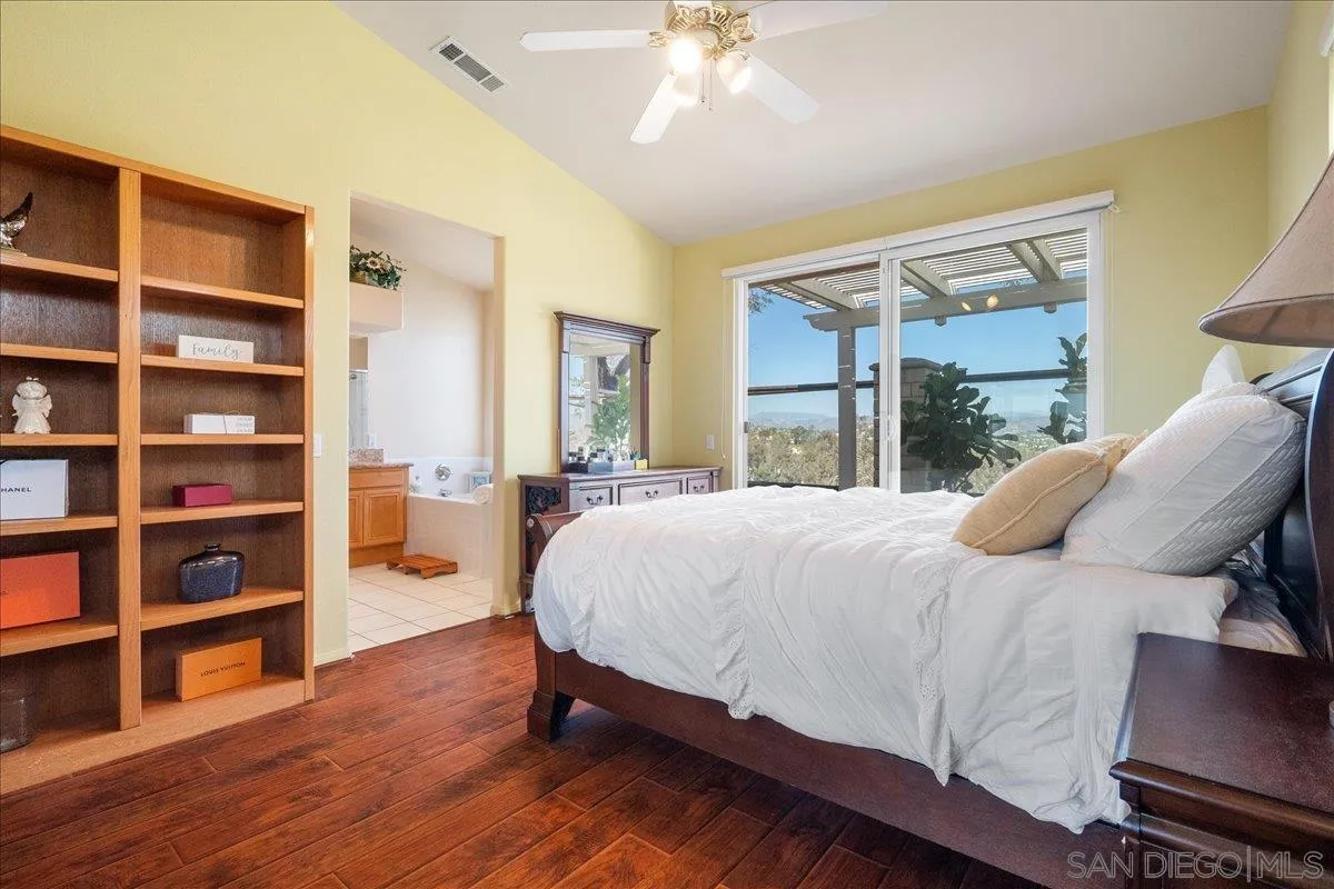 https://cdn.realtyfeed.com/cdn/127/260012911/b134557ef4cfffe7cfec48b42988a889.webp