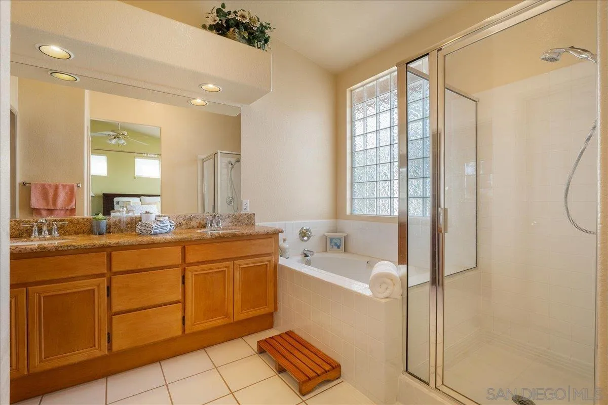 https://cdn.realtyfeed.com/cdn/127/260012911/b89f2acab965c2ac2676405d7c586fd9.webp
