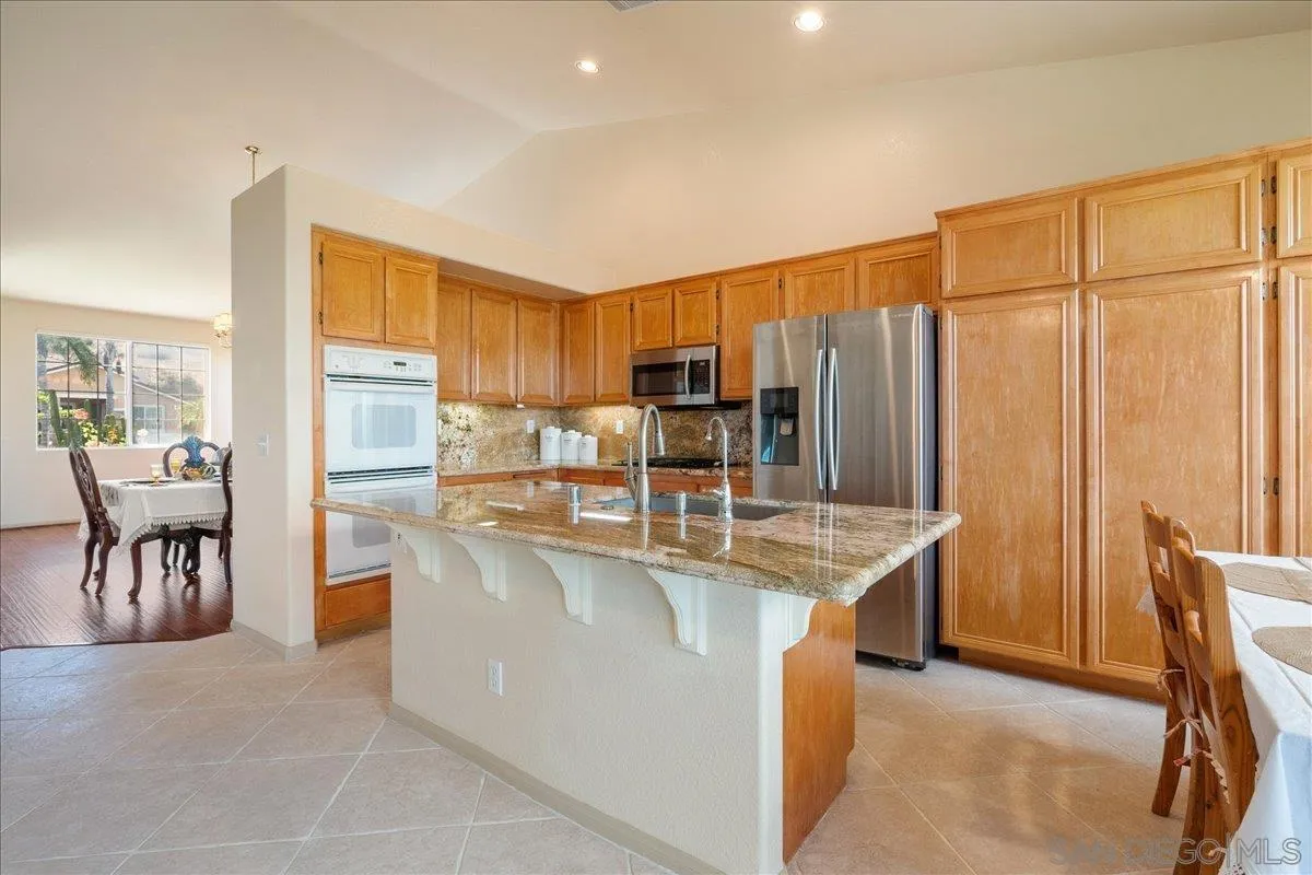 https://cdn.realtyfeed.com/cdn/127/260012911/c56054b7ff2806c88570ba50b49dc175.webp