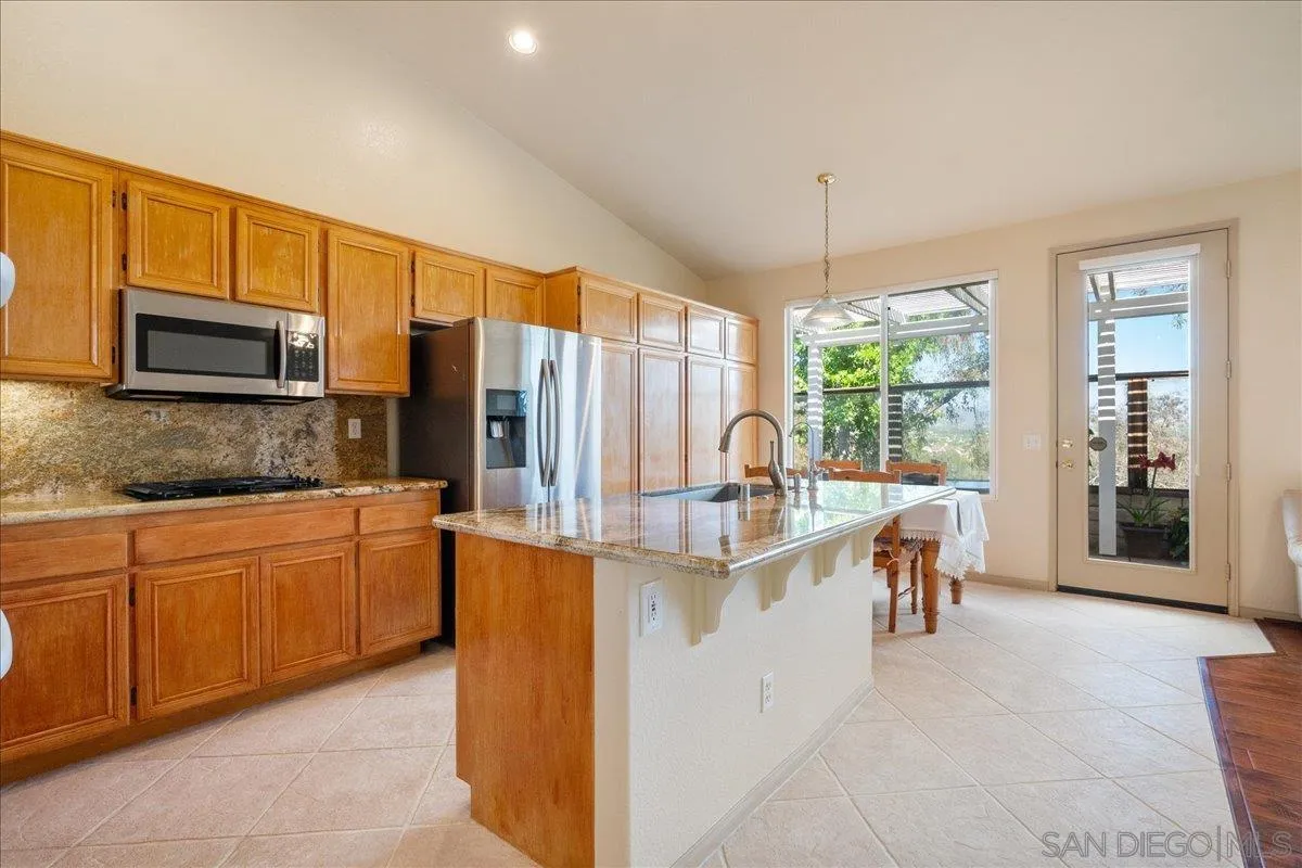 https://cdn.realtyfeed.com/cdn/127/260012911/e05ccc564f33a3b228fa269530c7e23a.webp