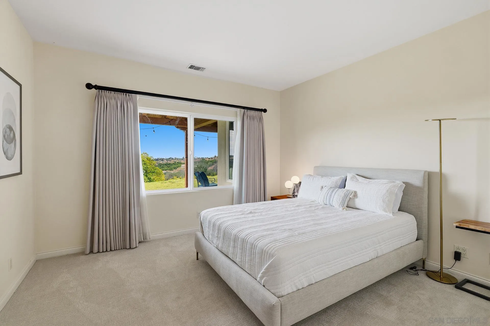 https://cdn.realtyfeed.com/cdn/127/260012913/080aa28b70aa51032d721c5d67302e06.webp