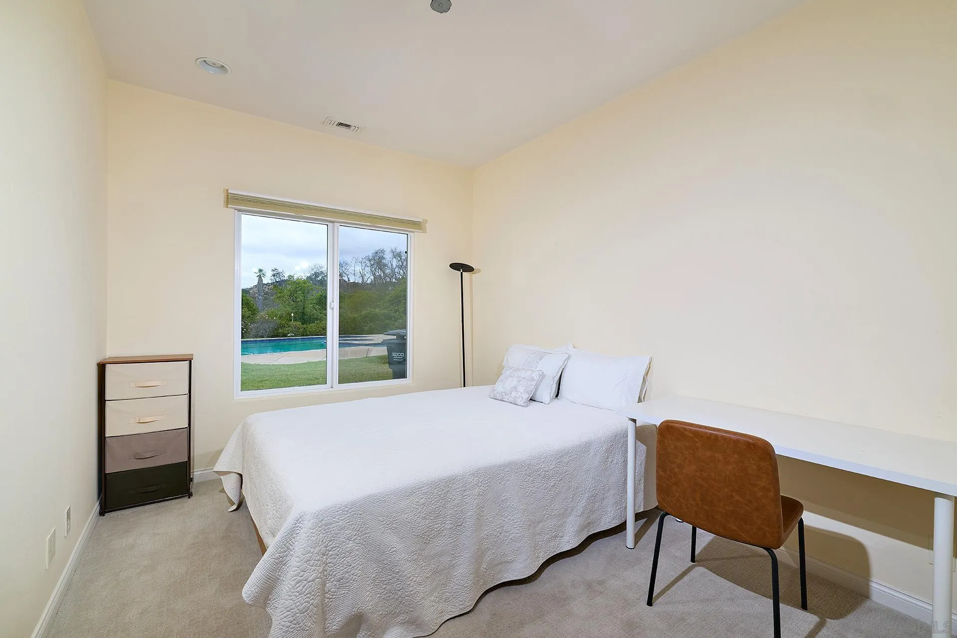 https://cdn.realtyfeed.com/cdn/127/260012913/443d2068aa8d263b30a243a5dad3b9f8.webp