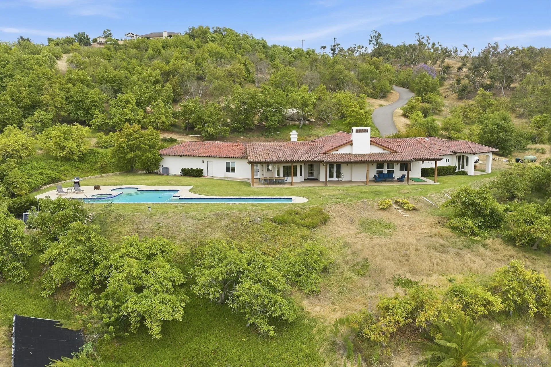 https://cdn.realtyfeed.com/cdn/127/260012913/5531bddd7ed003fbd685cae7daaf0ee4.webp