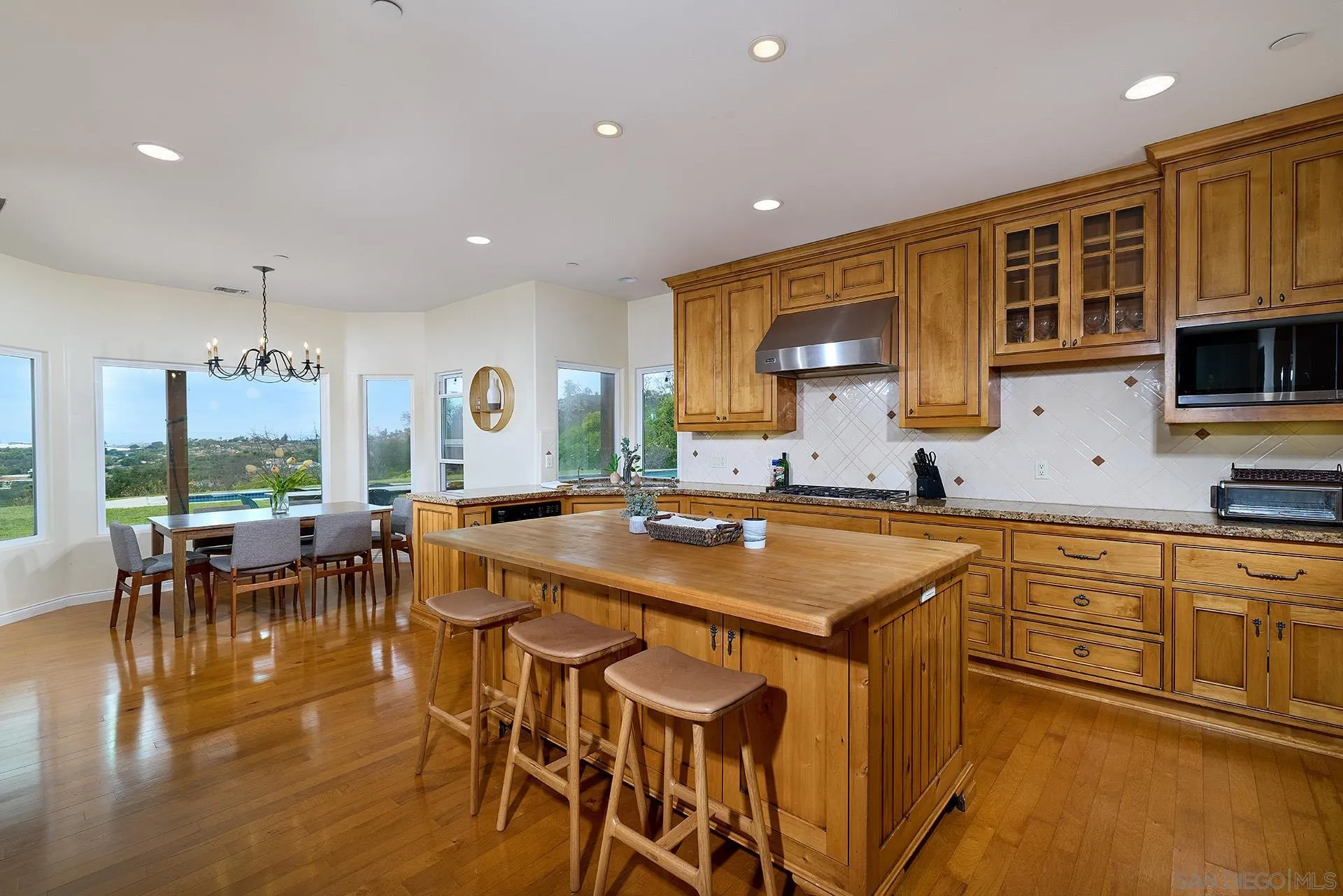 https://cdn.realtyfeed.com/cdn/127/260012913/5d50c58024b9b4b179850e43302150e3.webp