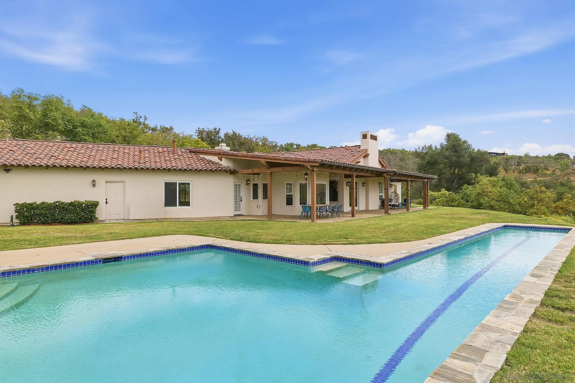 https://cdn.realtyfeed.com/cdn/127/260012913/7afaad5085a52582a6d02123abc955eb.webp