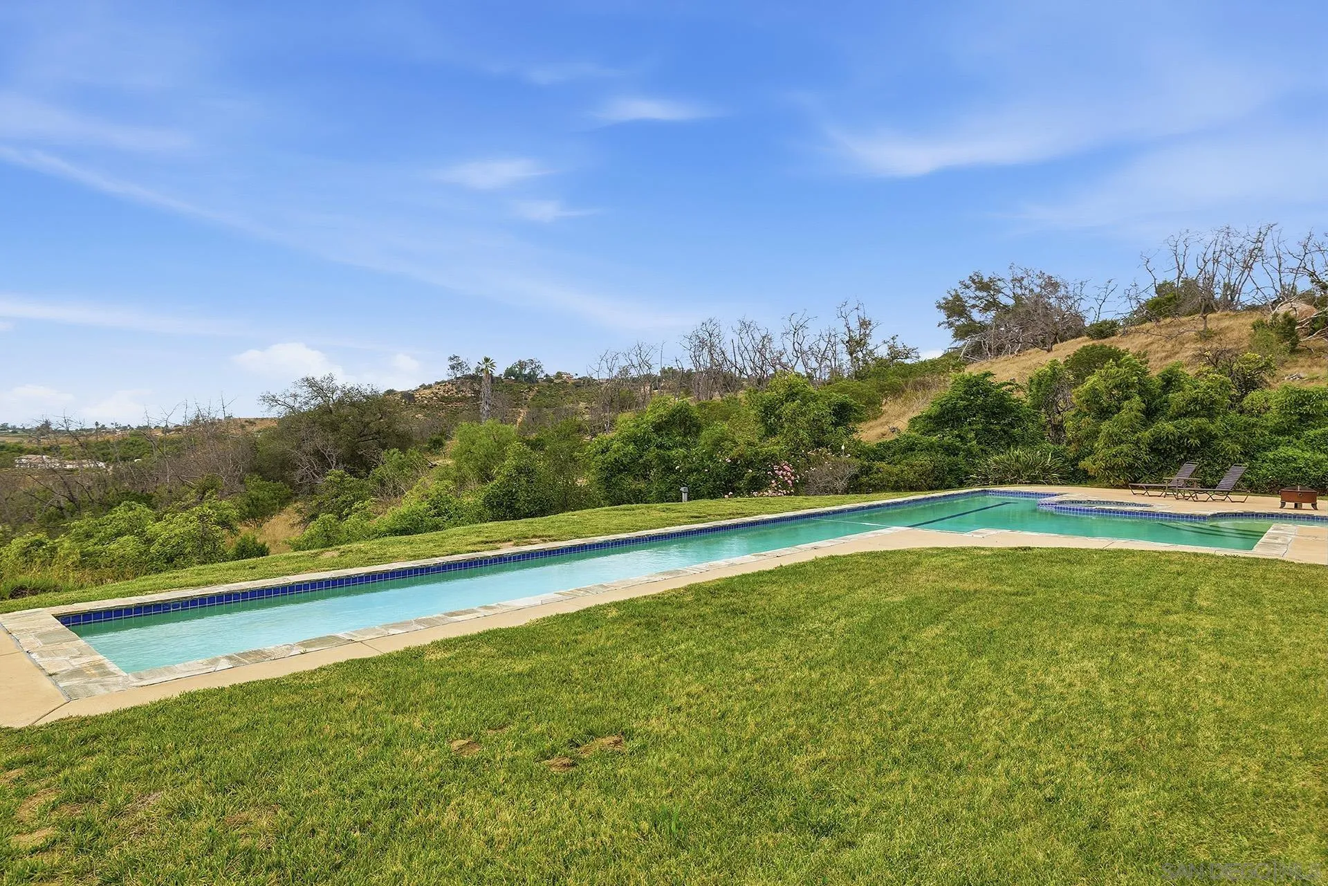 https://cdn.realtyfeed.com/cdn/127/260012913/9f3fcb853468470127ca5f8eec04fb4e.webp
