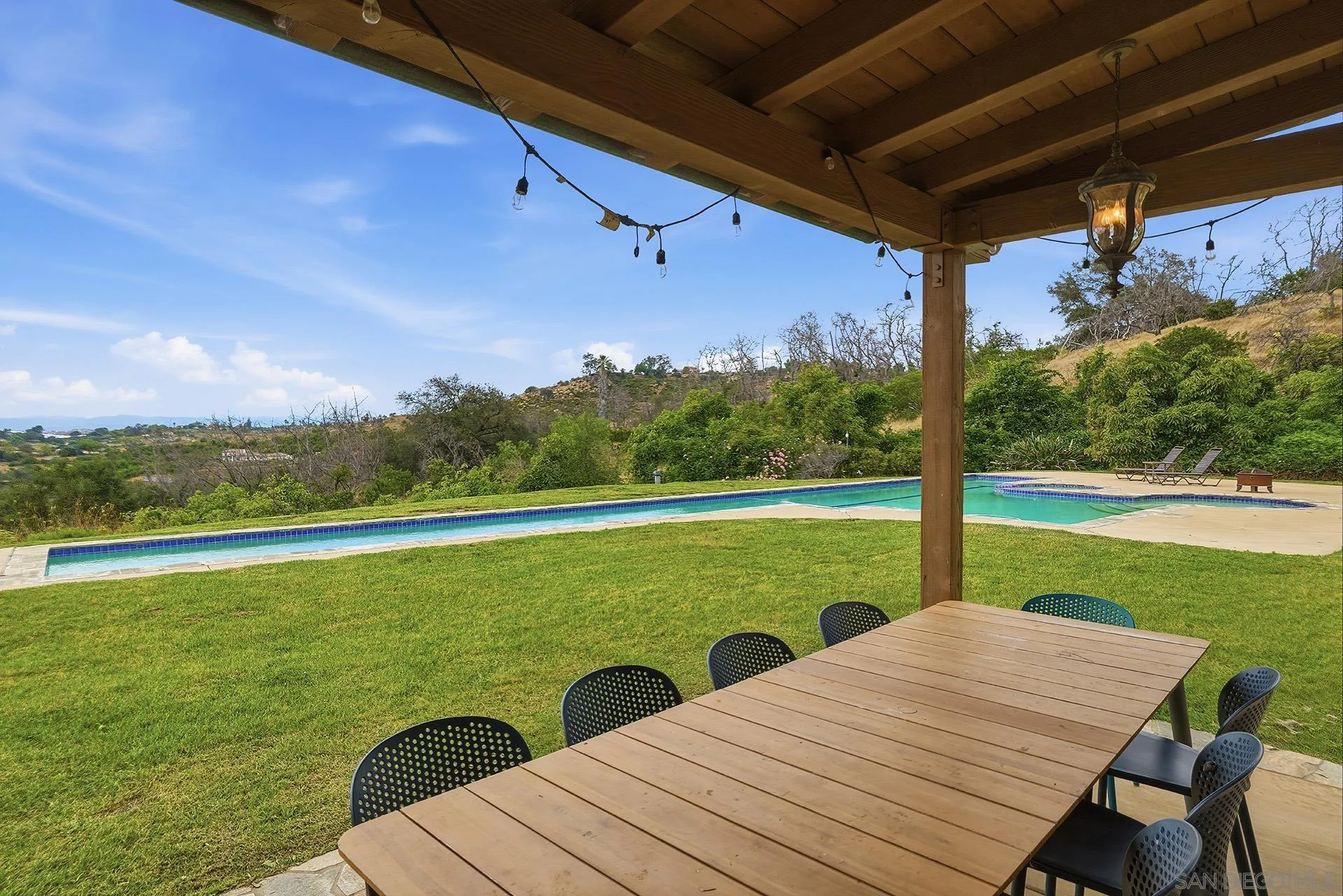 https://cdn.realtyfeed.com/cdn/127/260012913/a2b706cd50b84d5e1e43295f0b6f9ad7.webp