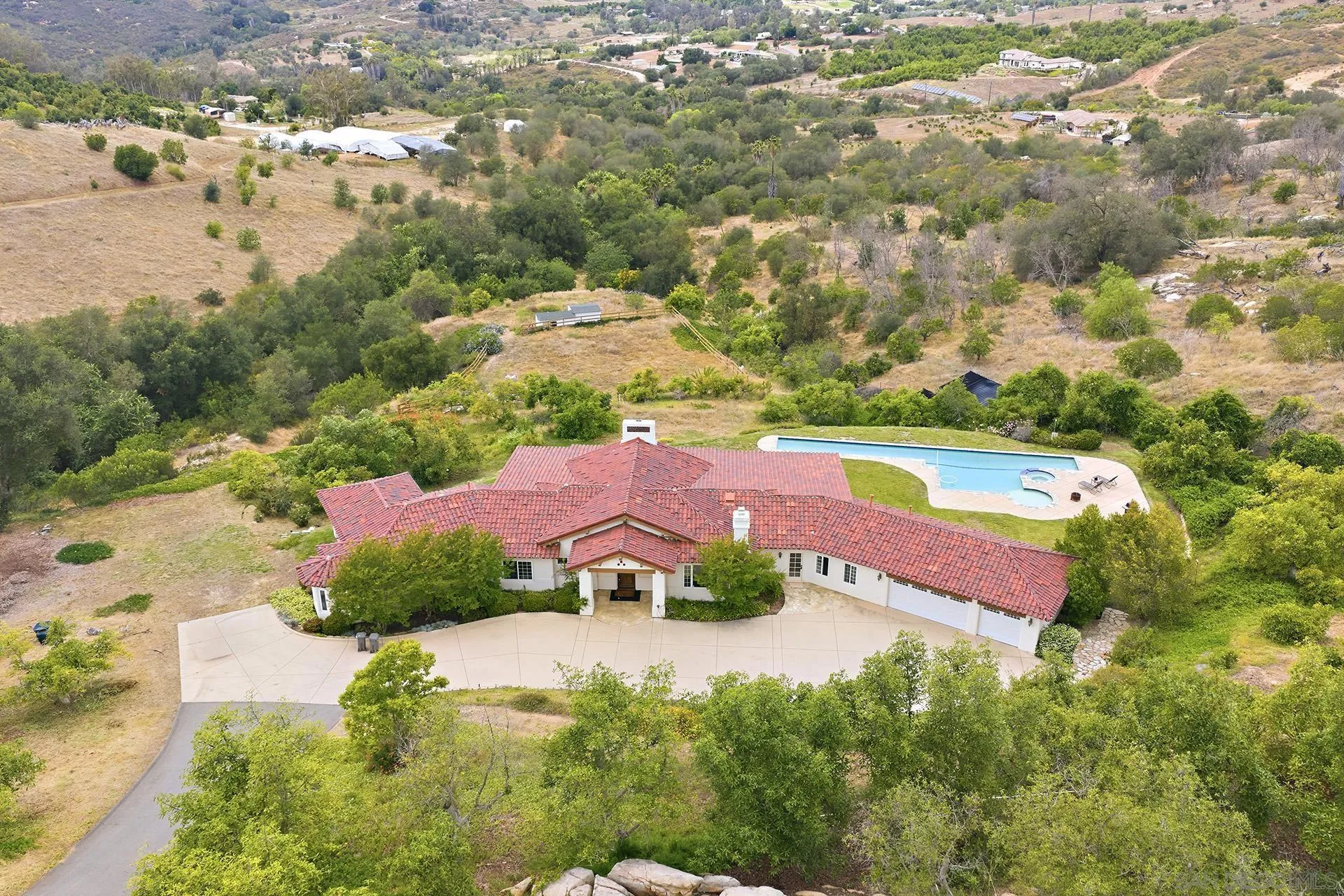https://cdn.realtyfeed.com/cdn/127/260012913/aad2a8b63c98d9a5a7f0f921ebe1e62e.webp