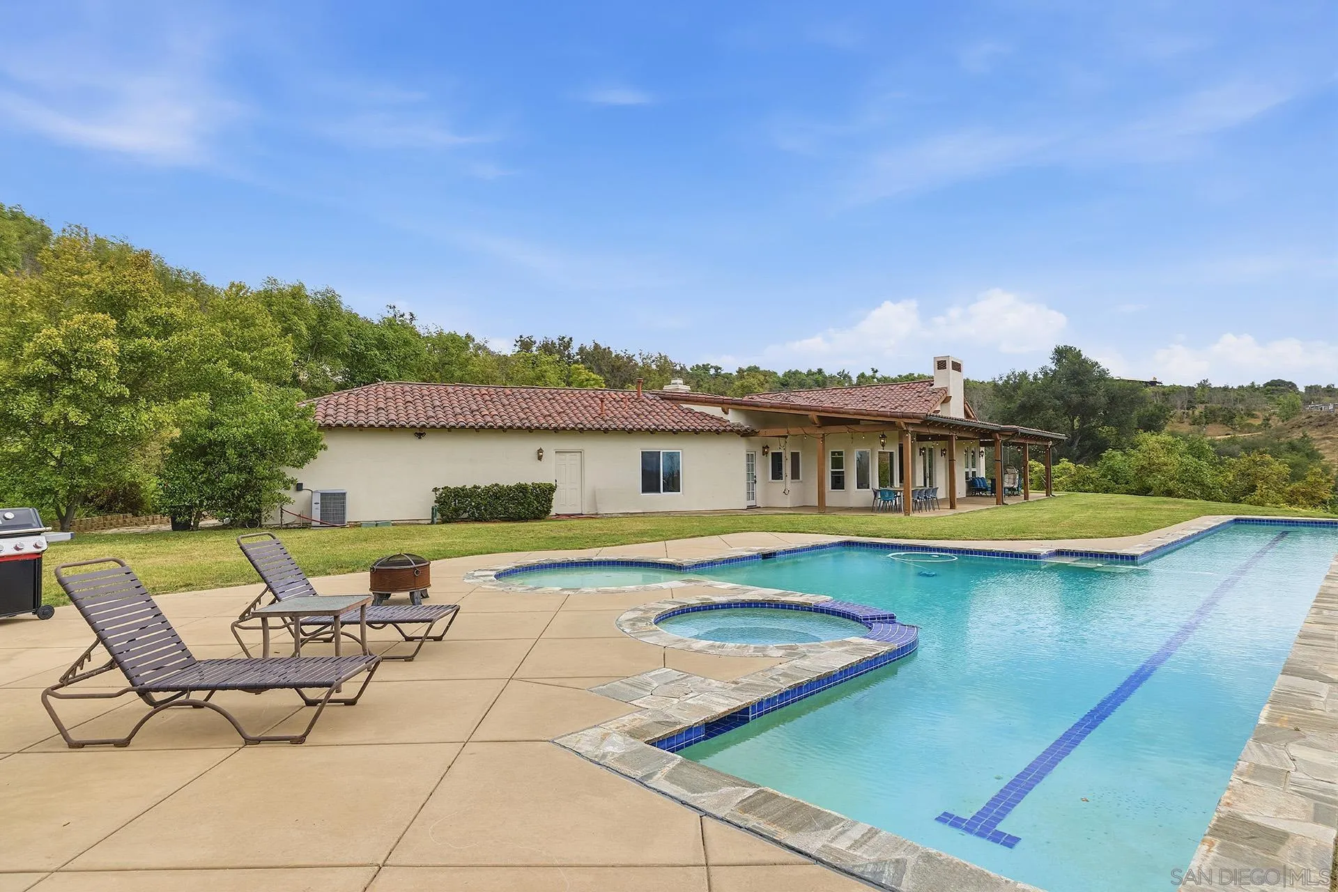 https://cdn.realtyfeed.com/cdn/127/260012913/c85c26756b6a07210e63d6343cb9f023.webp