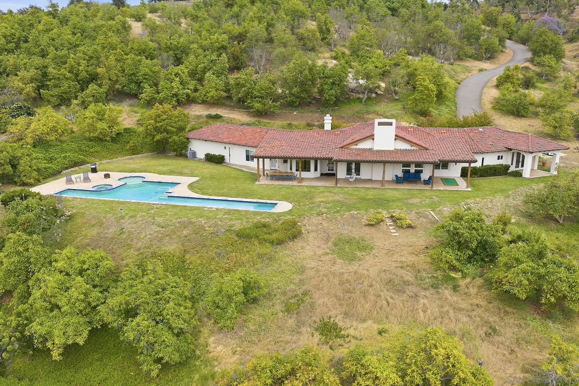 https://cdn.realtyfeed.com/cdn/127/260012913/e32a4babdee5cb30fa8ba2922233b515.webp