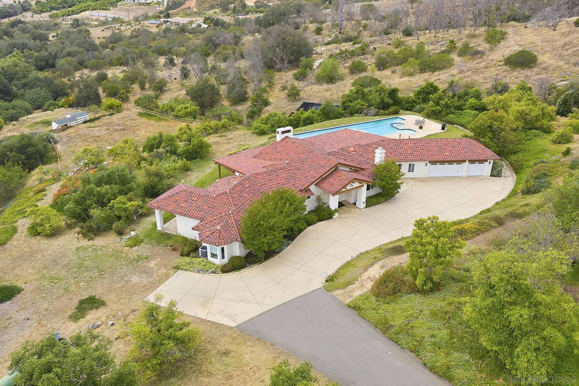https://cdn.realtyfeed.com/cdn/127/260012913/f8b95e2f2166a53d8bbcc9bc38442cd1.webp
