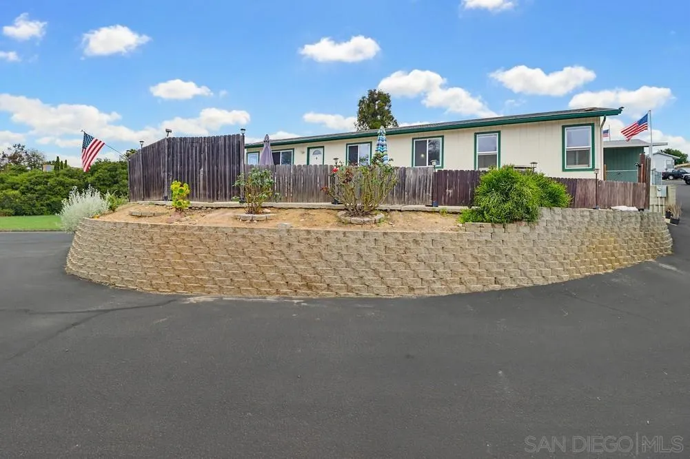 https://cdn.realtyfeed.com/cdn/127/260012919/38725b41eeb279162c033181be274590.webp