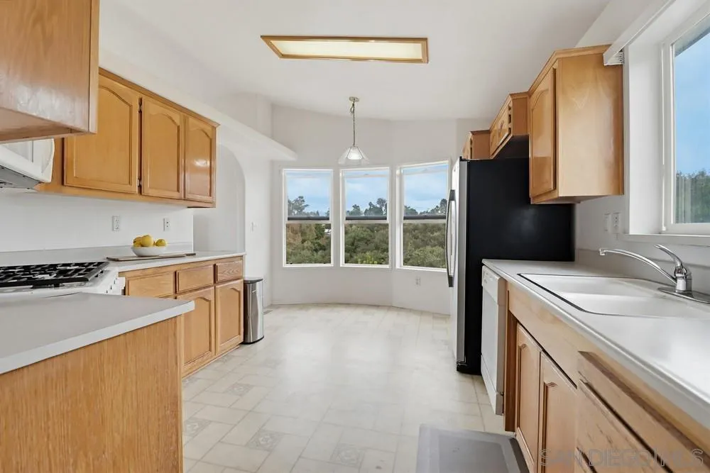 https://cdn.realtyfeed.com/cdn/127/260012919/8c22204f8ed7d29d651e1c85b590499f.webp