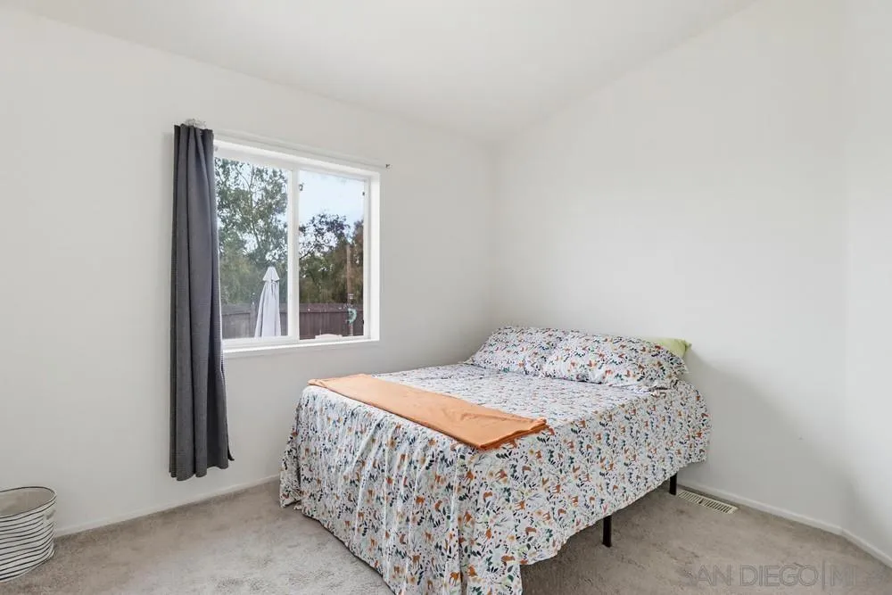 https://cdn.realtyfeed.com/cdn/127/260012919/8e8869fe3a79a97213cbed0241a383b7.webp