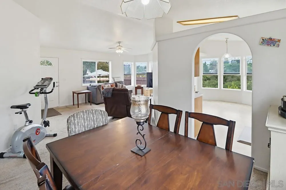 https://cdn.realtyfeed.com/cdn/127/260012919/cd57974703a8b3c1742e3a0a99189e50.webp