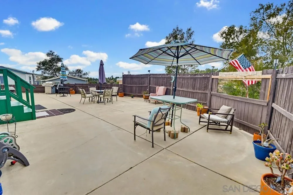 https://cdn.realtyfeed.com/cdn/127/260012919/de92f12fa3549f43c8ee293715fcb3c1.webp