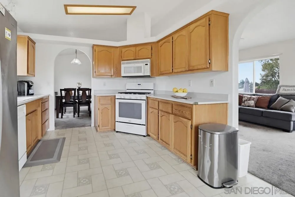https://cdn.realtyfeed.com/cdn/127/260012919/f454da775466ac6d4aa5a7c320ba48d6.webp