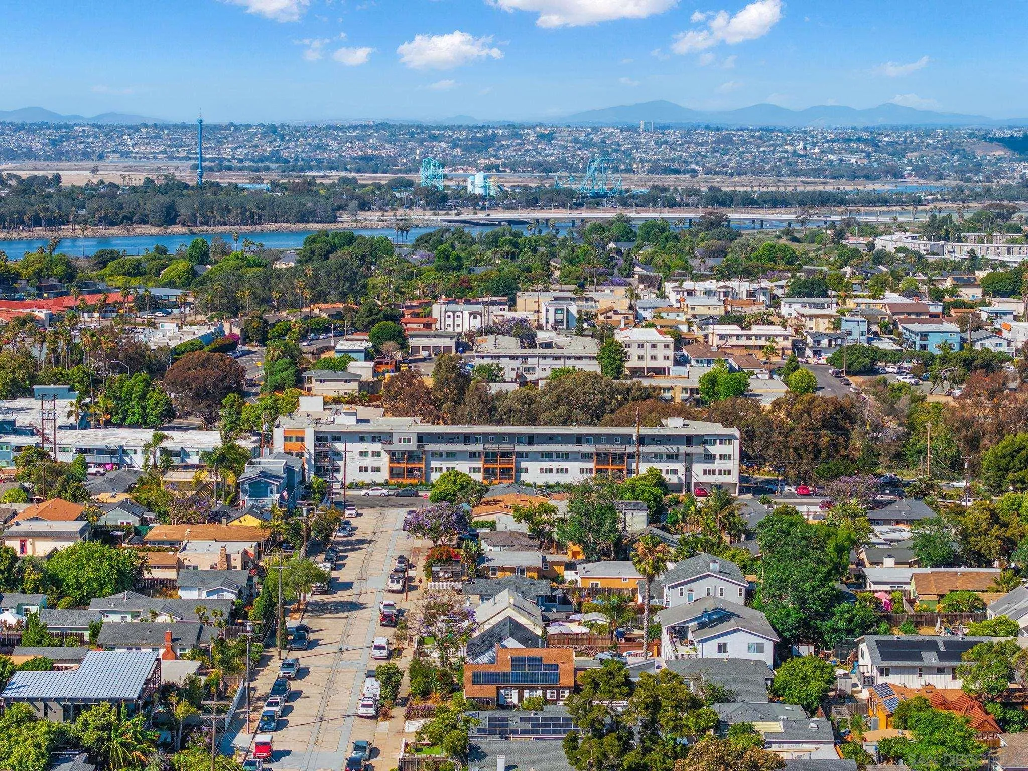 https://cdn.realtyfeed.com/cdn/127/260012921/df893cbdd79887696af8a6d49cebe277.webp