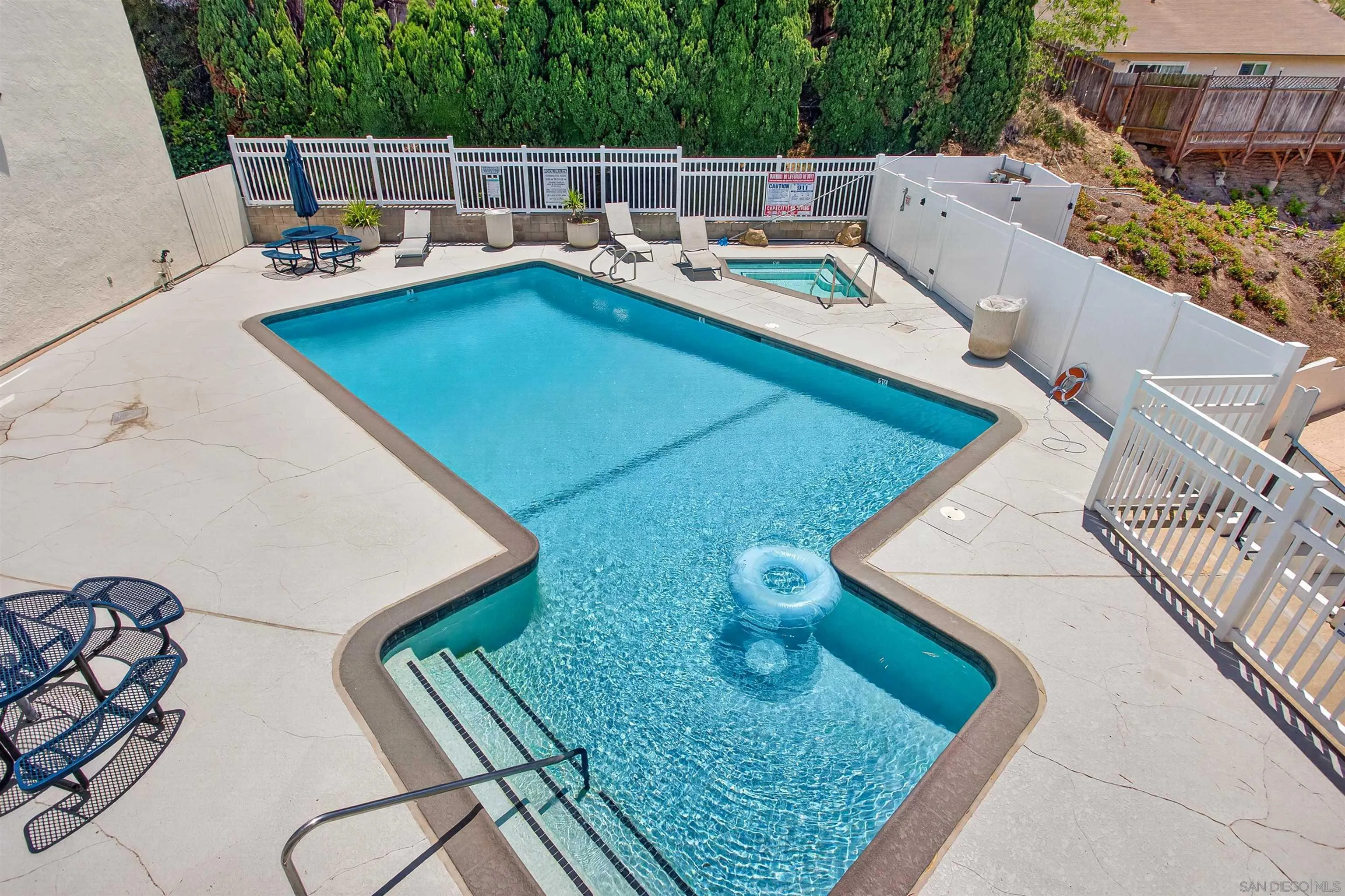 https://cdn.realtyfeed.com/cdn/127/260012925/1dddbbdc48a647fe1eaeab3593c7b6c2.webp