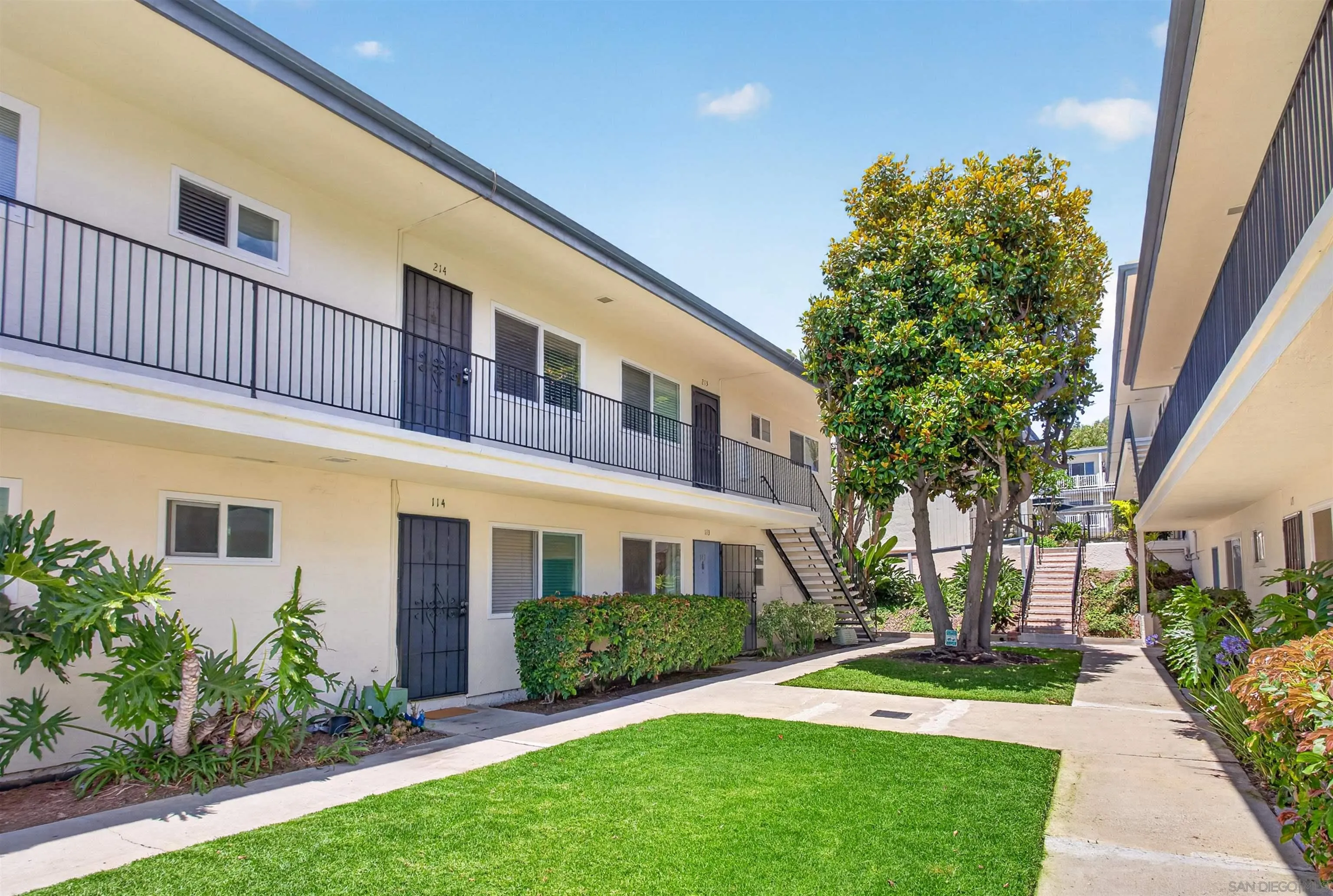 https://cdn.realtyfeed.com/cdn/127/260012925/2493ad90a82bf44c7115b39b8cc5d023.webp