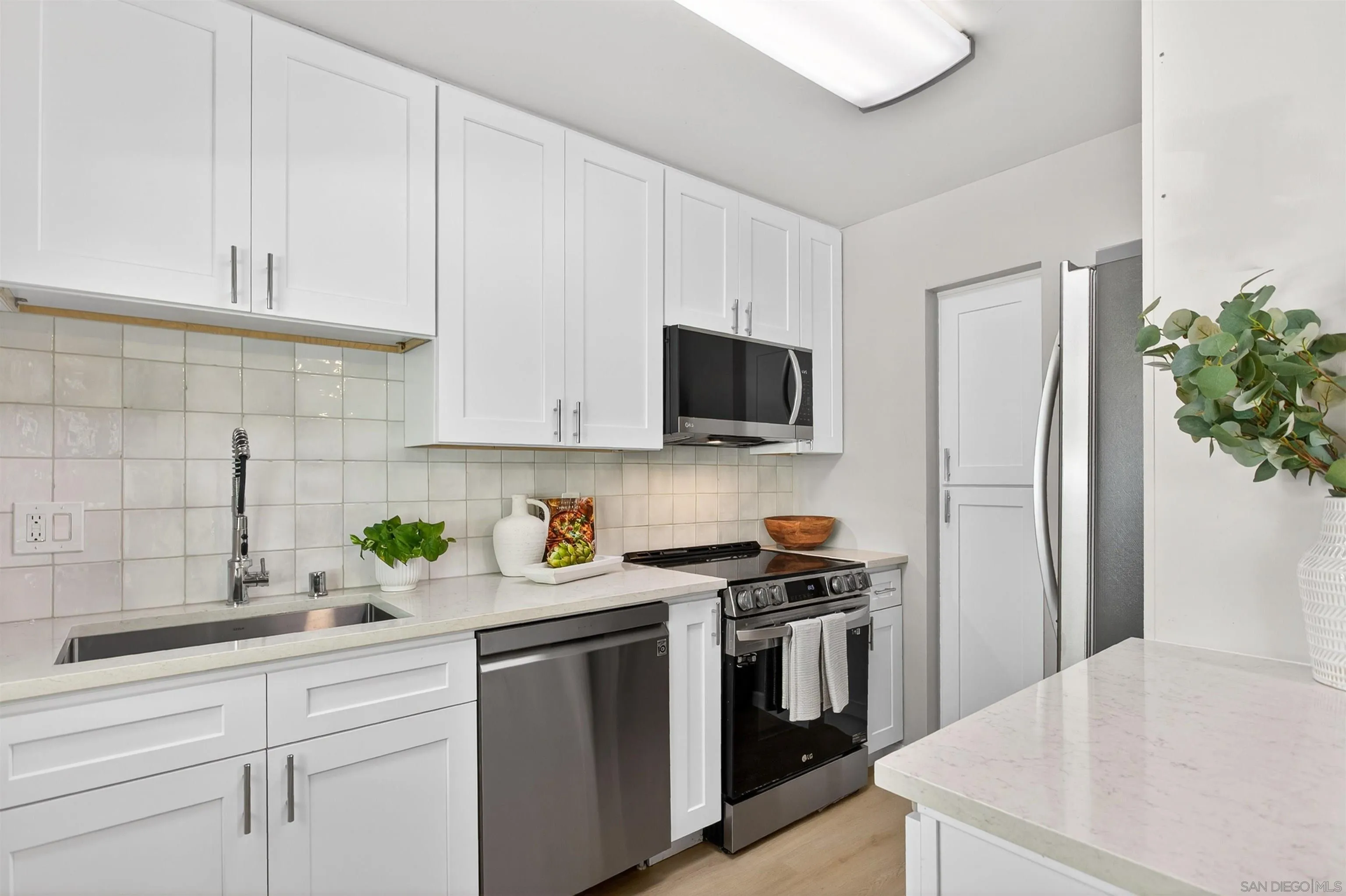 https://cdn.realtyfeed.com/cdn/127/260012925/7d3ba65d4b343a4b6dc2dea24b58544f.webp