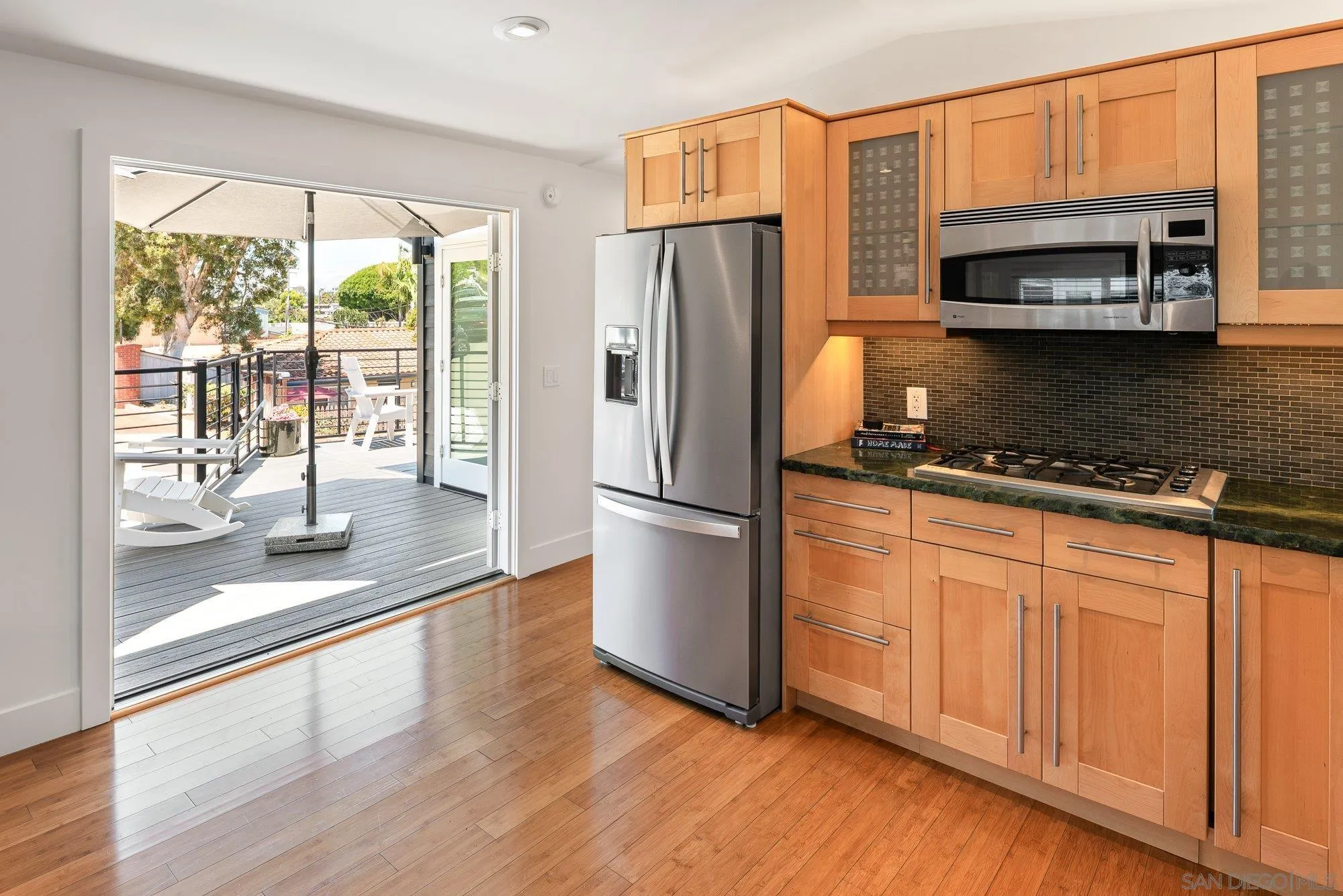 https://cdn.realtyfeed.com/cdn/127/260012926/0566cd27874b284bf41362fa31d5b990.webp
