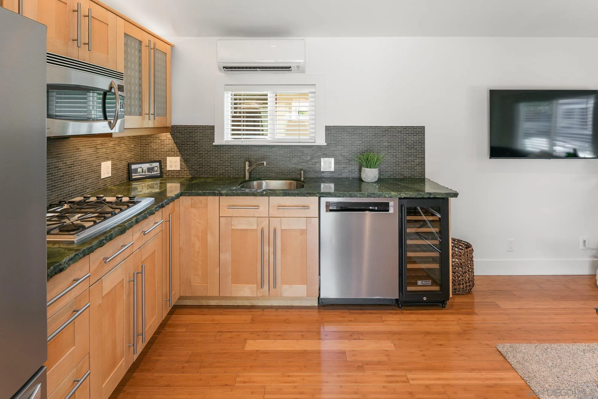 https://cdn.realtyfeed.com/cdn/127/260012926/3ecde1d92aee673a0600c8700844f32b.webp