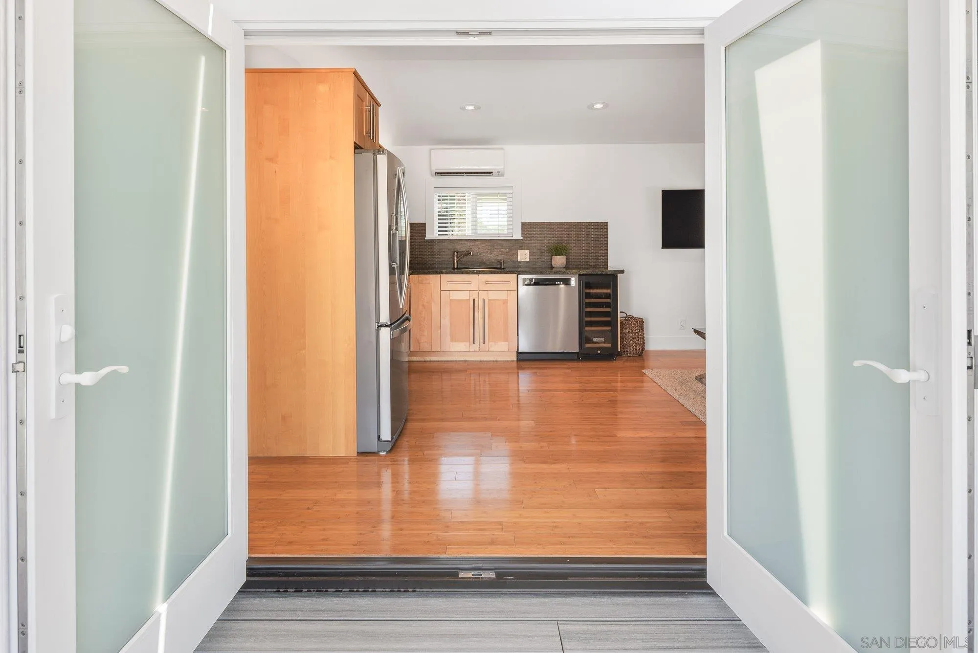 https://cdn.realtyfeed.com/cdn/127/260012926/65f69f876d0309da595d38edc08aac1a.webp