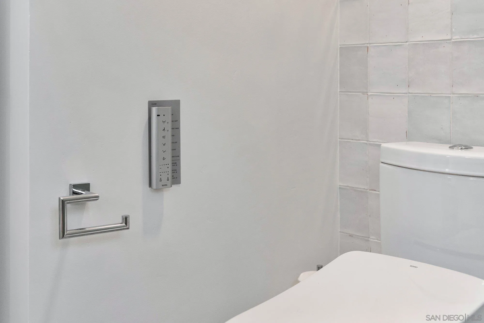 https://cdn.realtyfeed.com/cdn/127/260012926/8f049fbb5f723a0d62fe7907cb51512d.webp