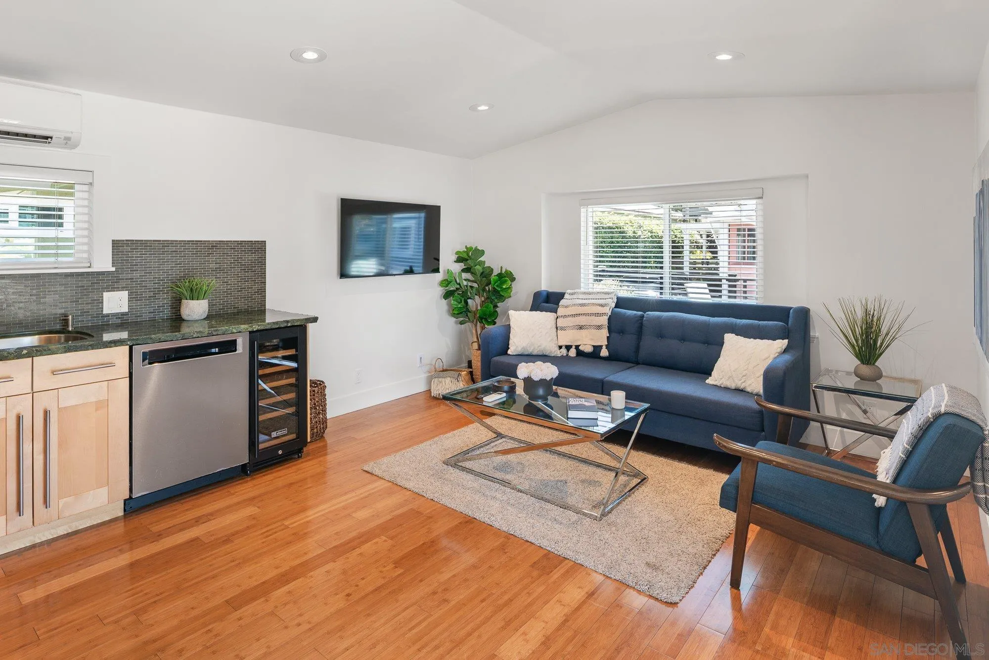 https://cdn.realtyfeed.com/cdn/127/260012926/a4c1de5a97ea049c2c65001fede9a018.webp