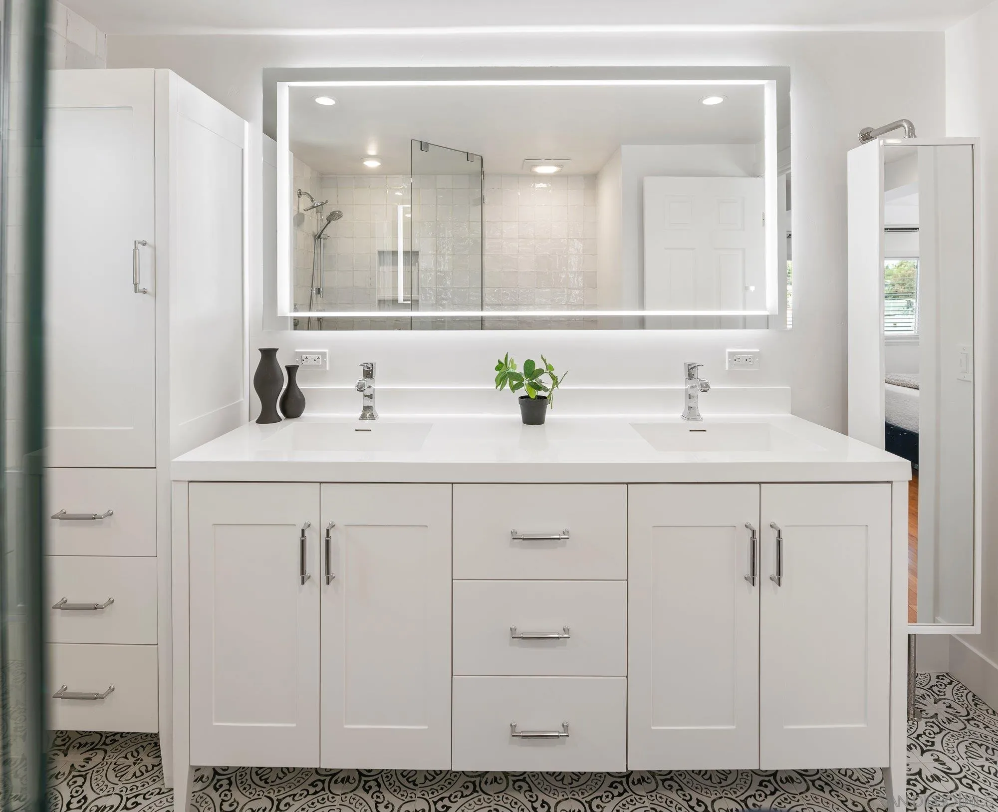 https://cdn.realtyfeed.com/cdn/127/260012926/e5fe4f4d2a4952d1cb4cb0d988037041.webp