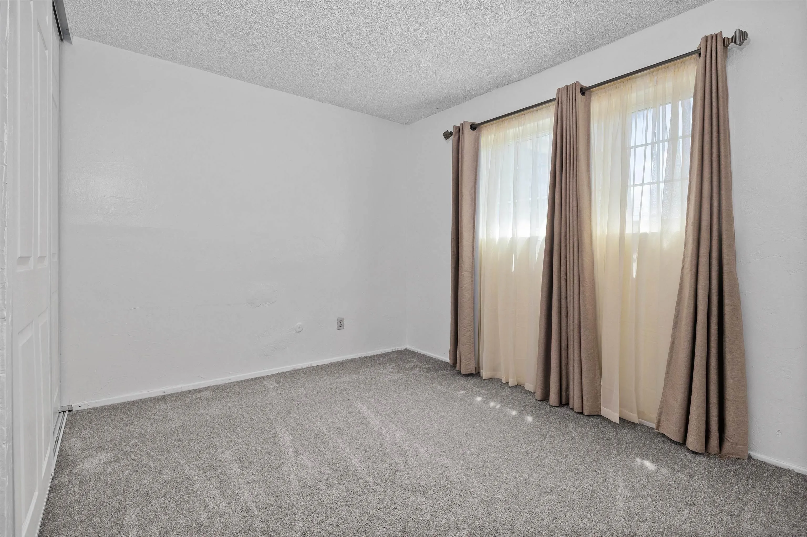 https://cdn.realtyfeed.com/cdn/127/260012927/2bfd436753fda5c1b59f8f62fe499676.webp