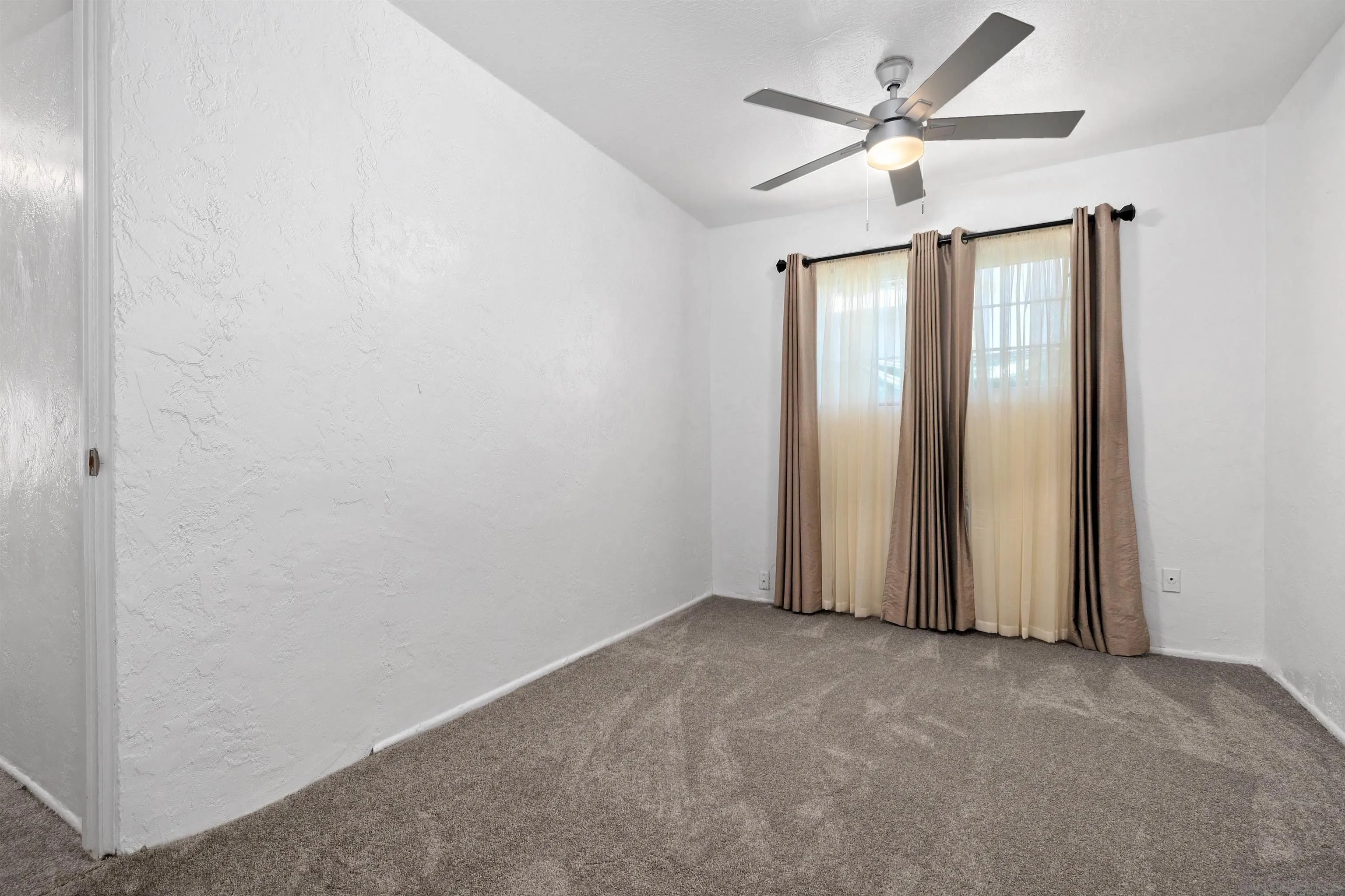 https://cdn.realtyfeed.com/cdn/127/260012927/6a1e221d327af9ee450b20c040567d20.webp